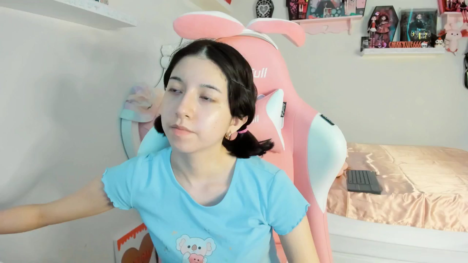 Gallery image thumbnail from Cherrycute666's myfreecams stream on, 07/26/2025, 01:39 image 3 of 20