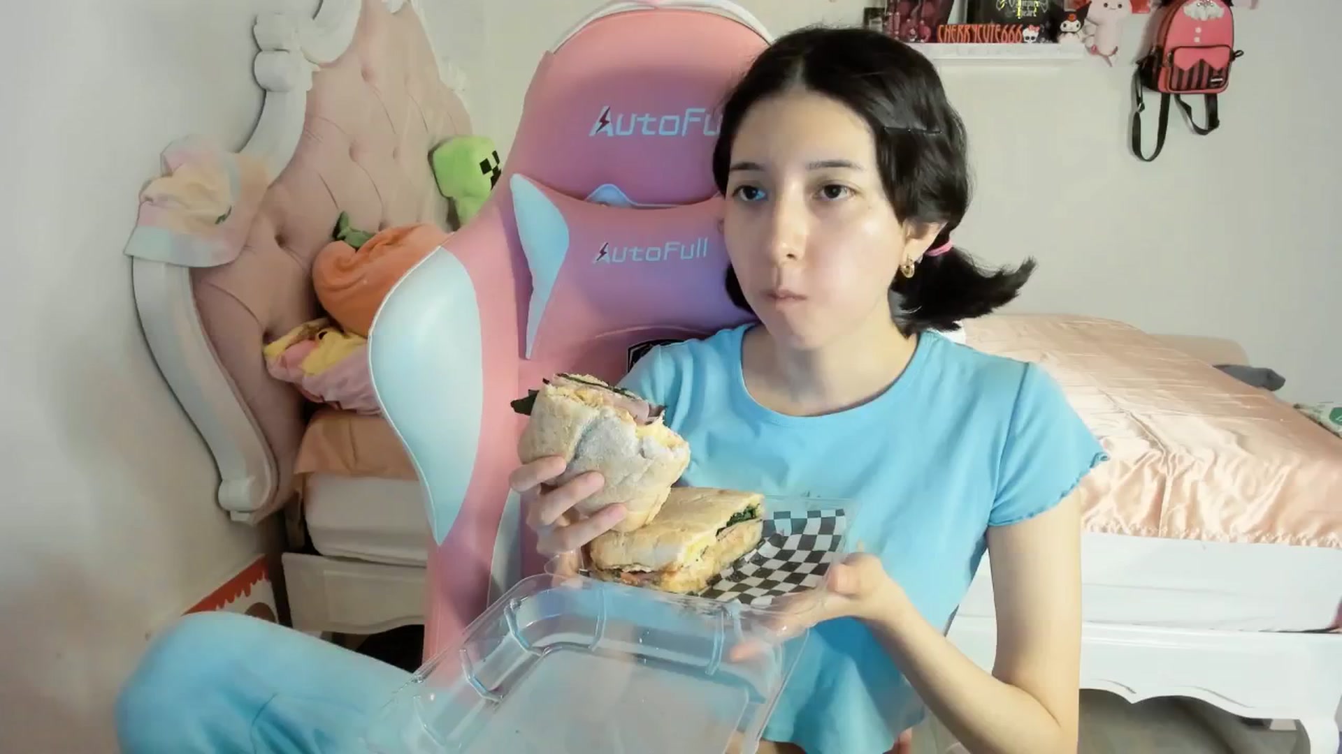 Gallery image thumbnail from Cherrycute666's myfreecams stream on, 07/26/2025, 05:14 image 2 of 20