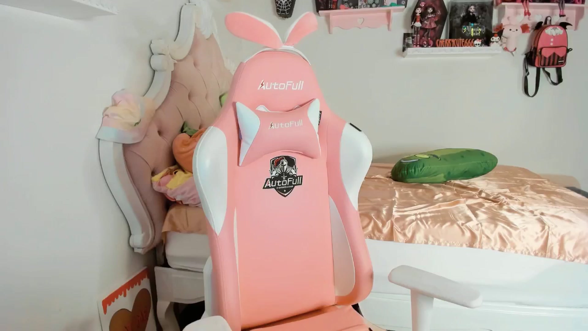 Gallery image thumbnail from Cherrycute666's myfreecams stream on, 07/26/2025, 05:14 image 11 of 20