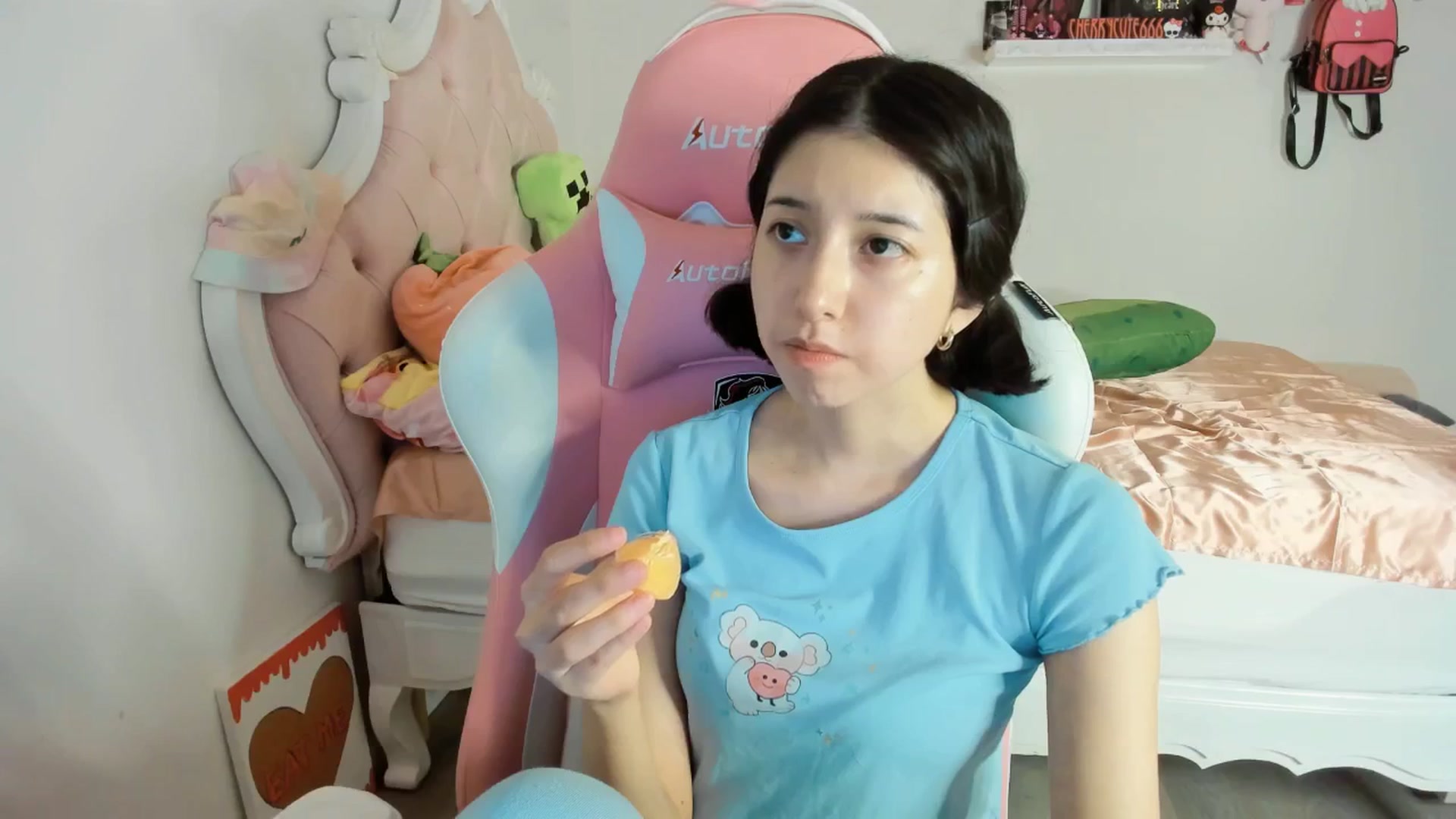 Gallery image thumbnail from Cherrycute666's myfreecams stream on, 07/26/2025, 05:14 image 12 of 20