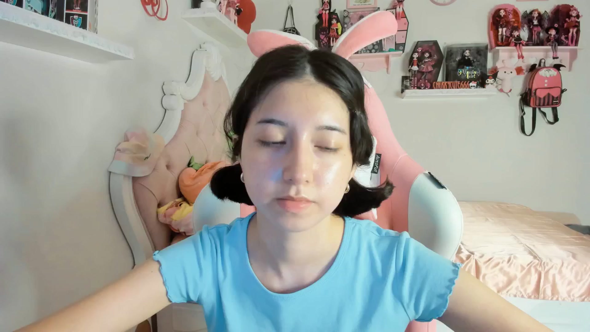 Gallery image thumbnail from Cherrycute666's myfreecams stream on, 07/26/2025, 05:14 image 3 of 20