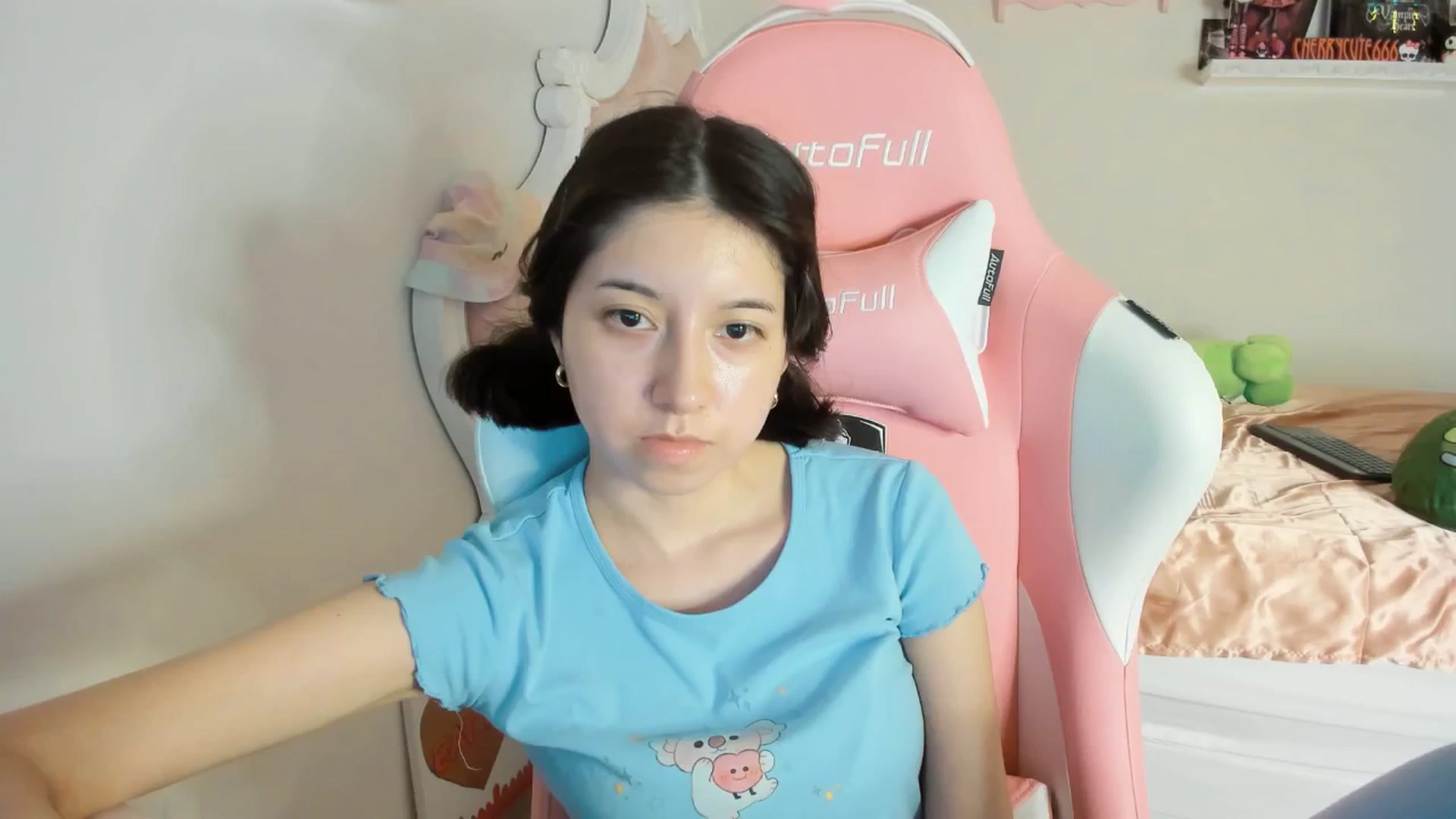 Gallery image thumbnail from Cherrycute666's myfreecams stream on, 07/26/2025, 08:04 image 20 of 20