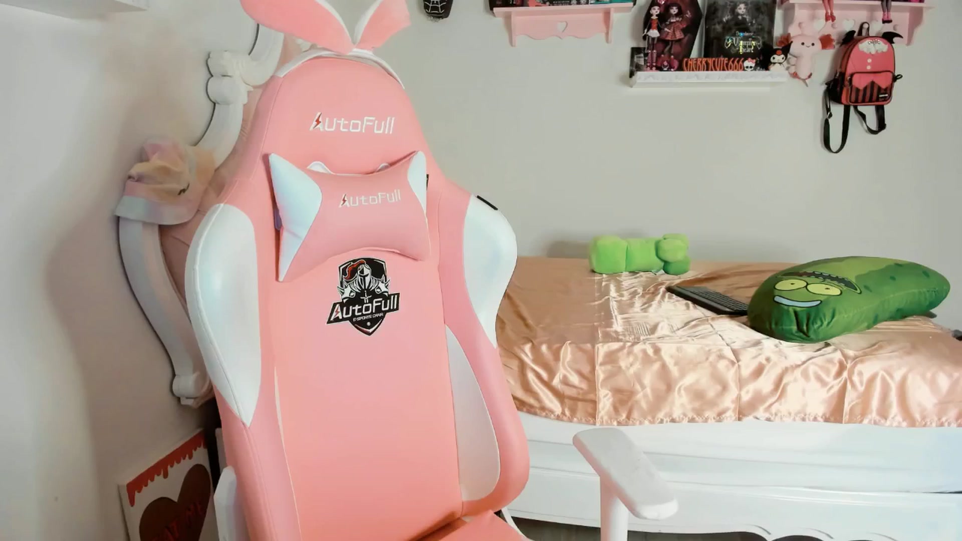 Gallery image thumbnail from Cherrycute666's myfreecams stream on, 07/26/2025, 08:04 image 19 of 20