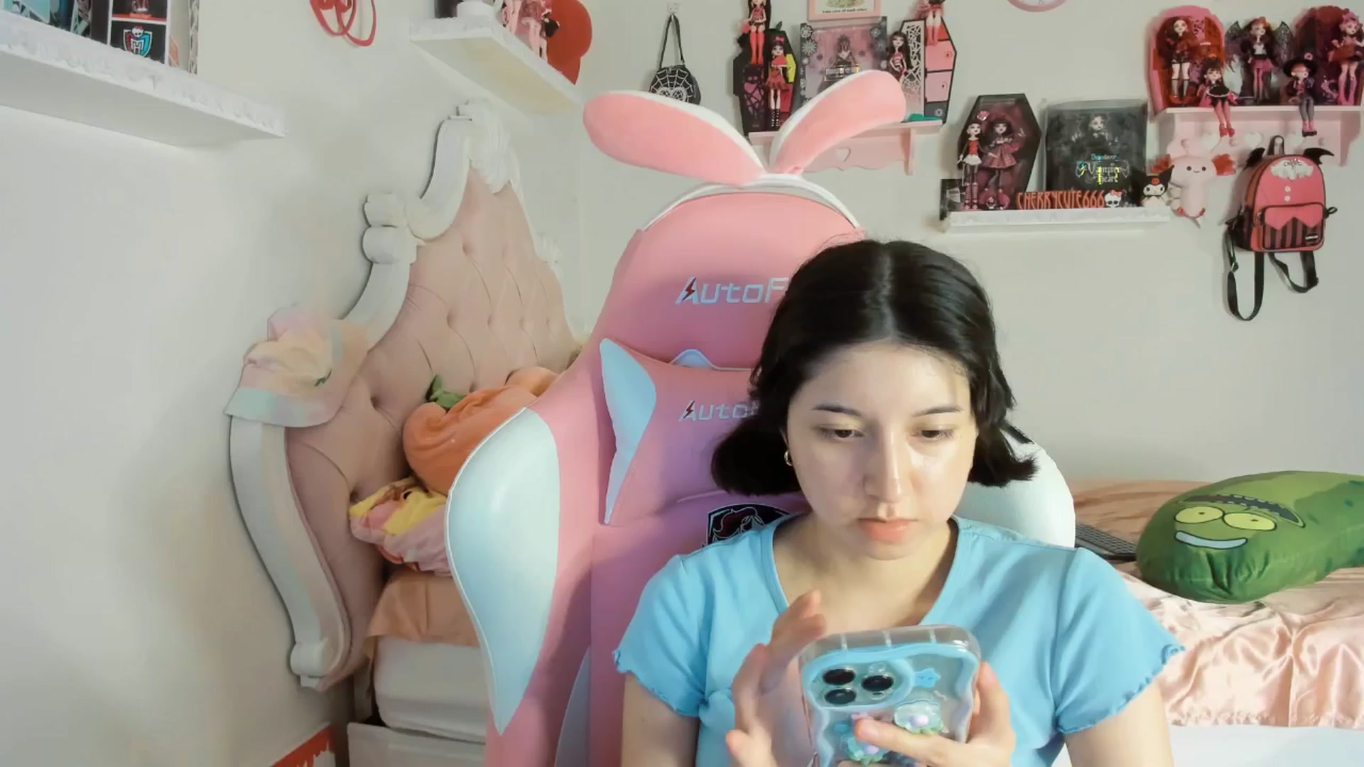Gallery image thumbnail from Cherrycute666's myfreecams stream on, 07/26/2025, 08:04 image 15 of 20