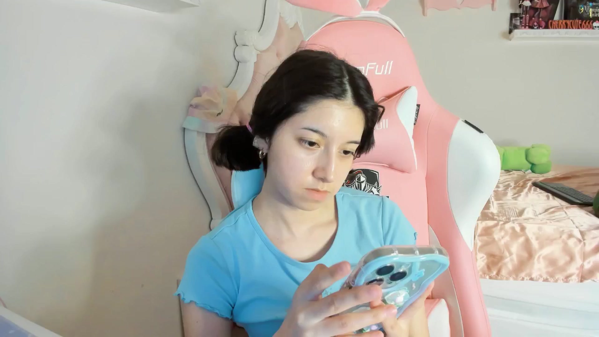Gallery image thumbnail from Cherrycute666's myfreecams stream on, 07/26/2025, 08:04 image 13 of 20