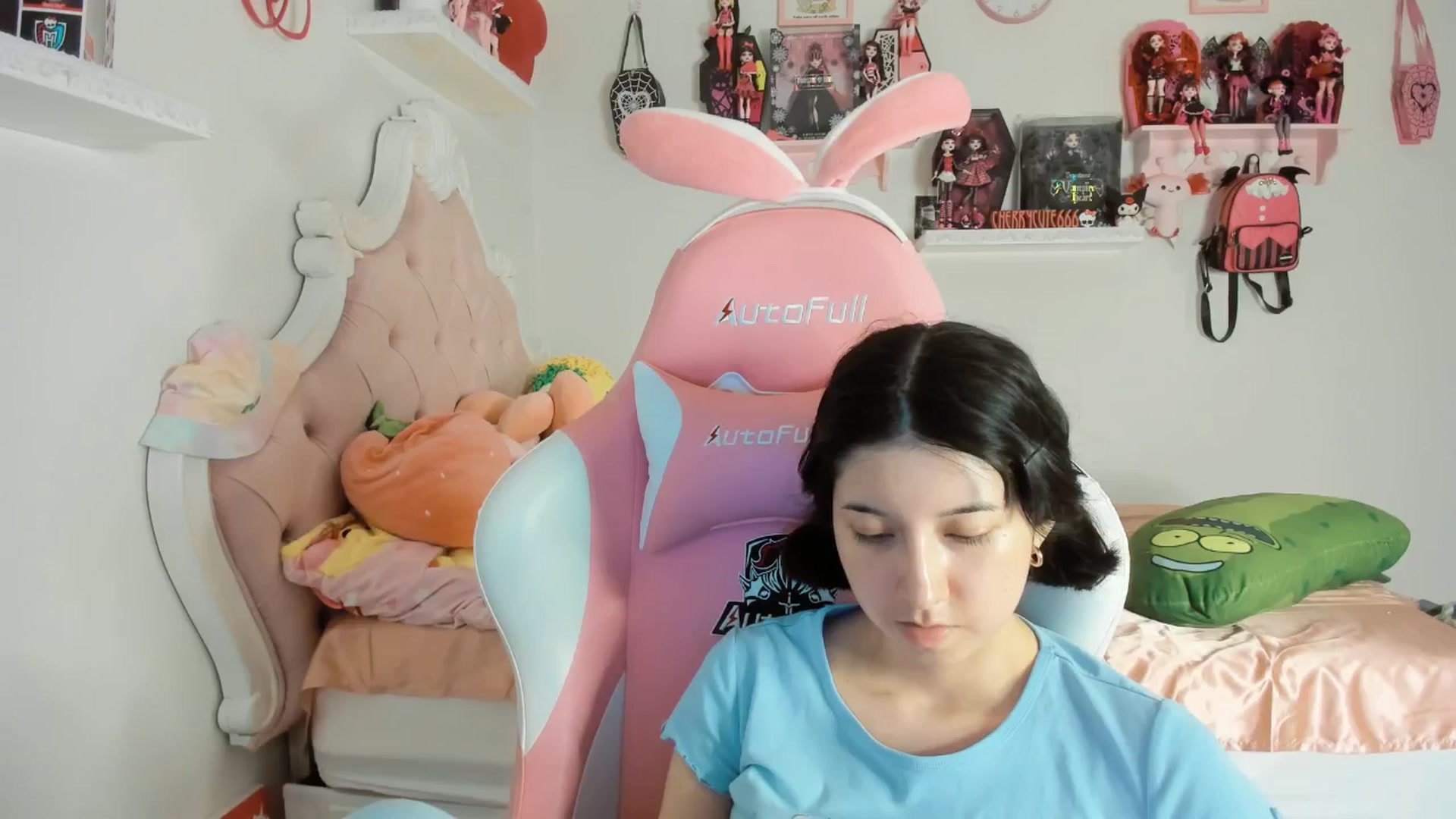 Gallery image thumbnail from Cherrycute666's myfreecams stream on, 07/26/2025, 08:04 image 16 of 20