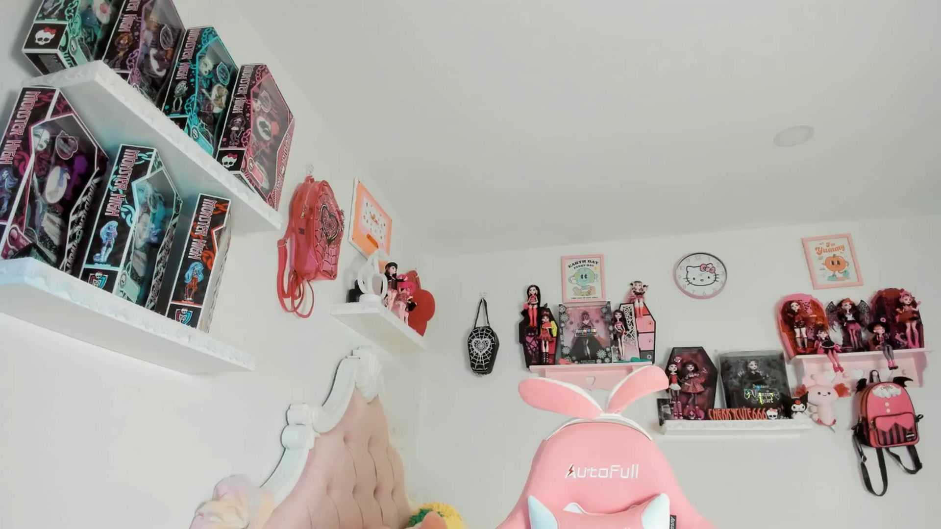 Gallery image thumbnail from Cherrycute666's myfreecams stream on, 07/26/2025, 08:04 image 12 of 20