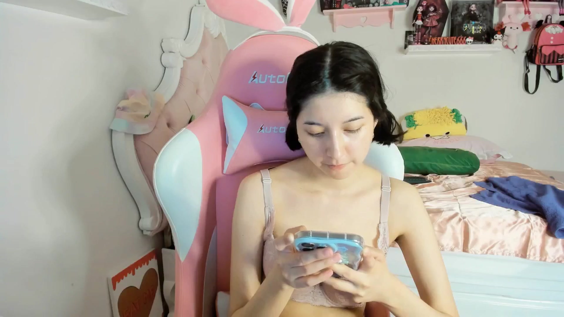 Gallery image thumbnail from Cherrycute666's myfreecams stream on, 07/27/2025, 09:20 image 2 of 20