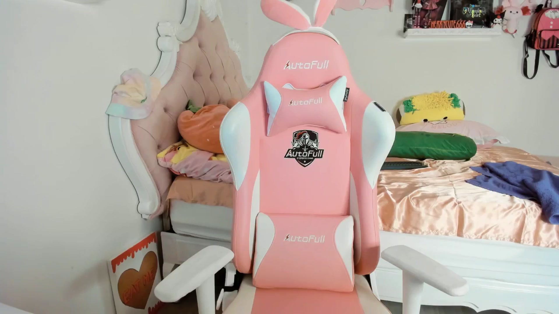 Gallery image thumbnail from Cherrycute666's myfreecams stream on, 07/27/2025, 09:20 image 6 of 20
