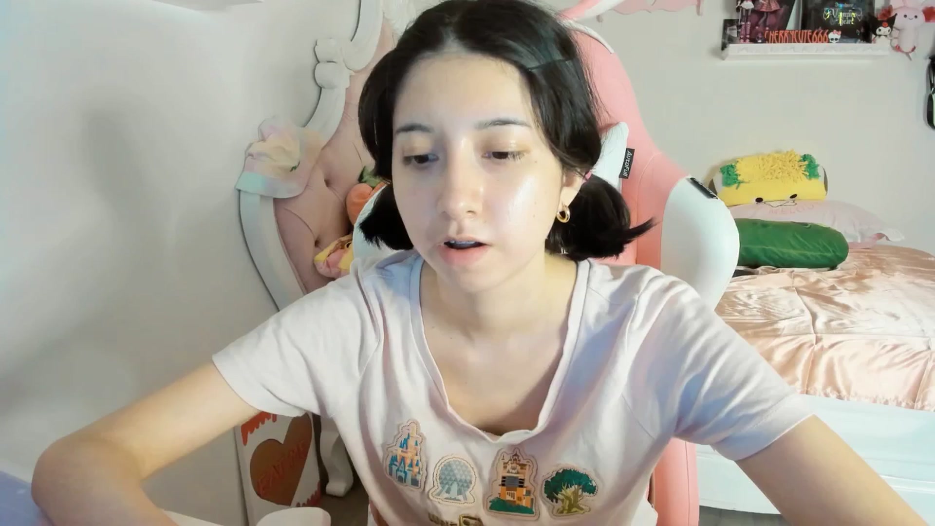 Gallery image thumbnail from Cherrycute666's myfreecams stream on, 07/27/2025, 09:20 image 19 of 20