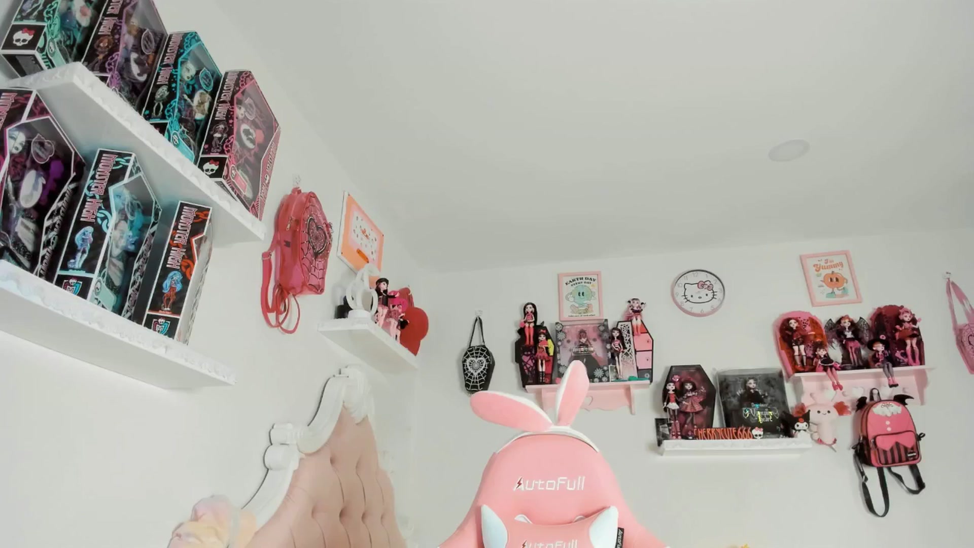 Gallery image thumbnail from Cherrycute666's myfreecams stream on, 07/27/2025, 09:20 image 1 of 20