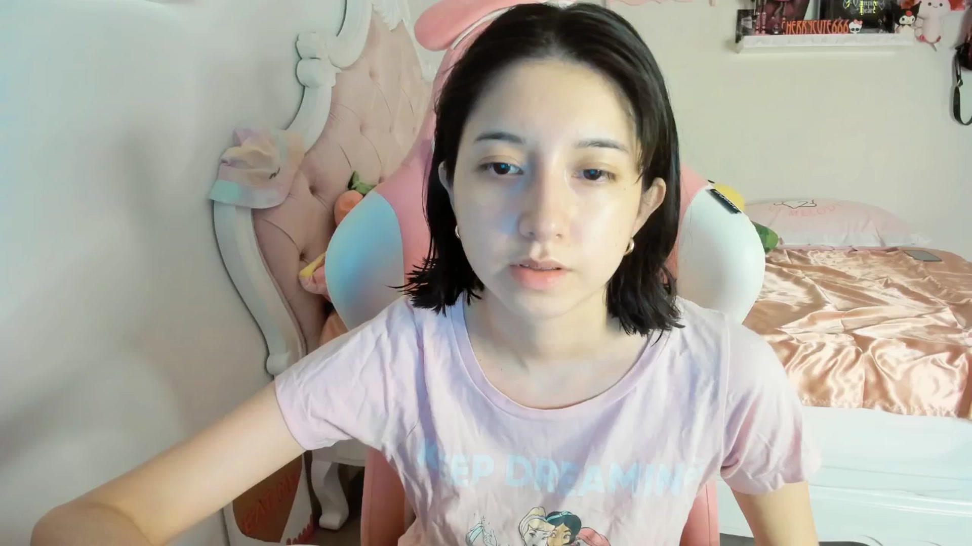 Gallery image thumbnail from Cherrycute666's myfreecams stream on, 07/27/2025, 10:59 image 3 of 20