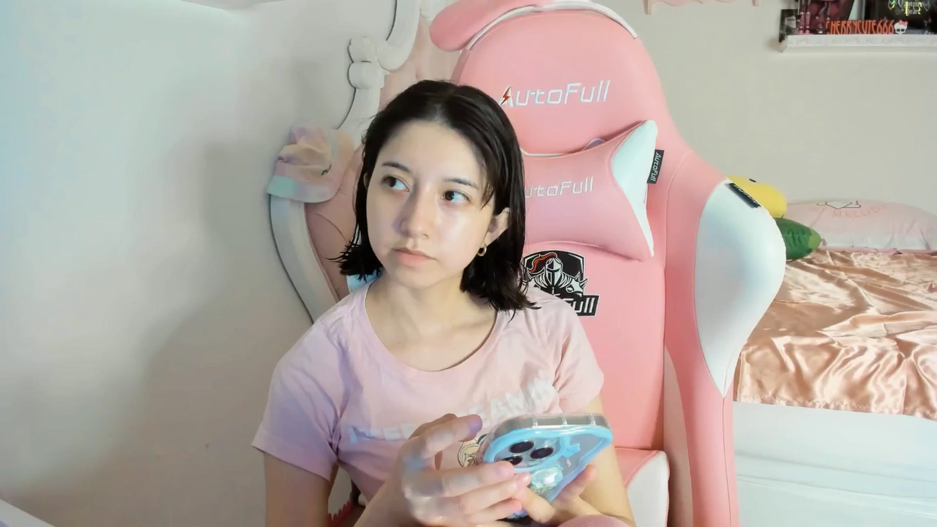 Gallery image thumbnail from Cherrycute666's myfreecams stream on, 07/27/2025, 10:59 image 13 of 20