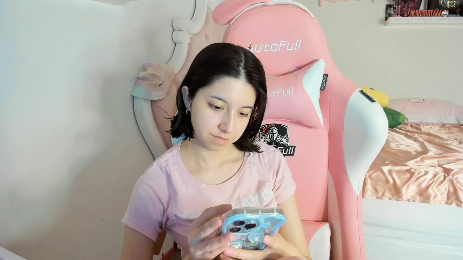 Gallery image thumbnail from Cherrycute666's myfreecams stream on, 07/27/2025, 10:59 image 18 of 20