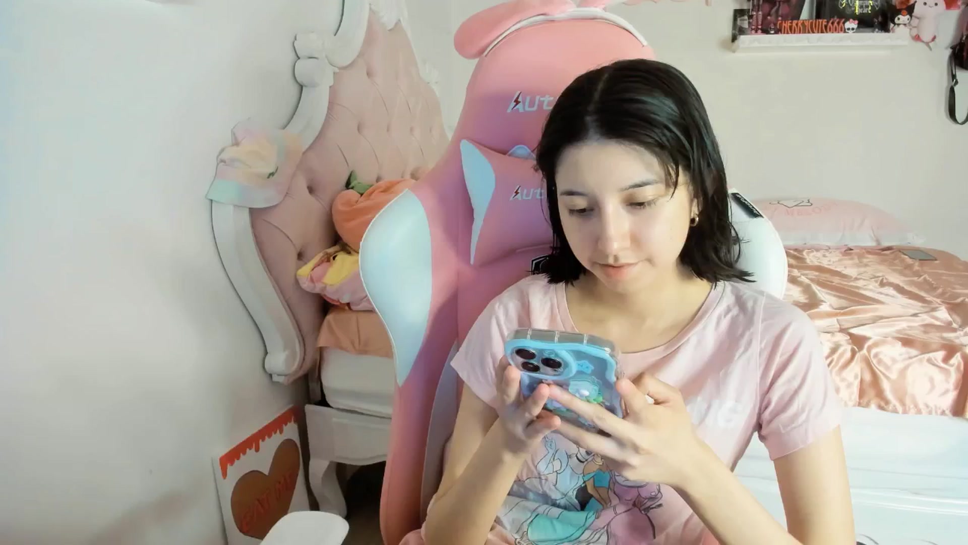 Gallery image thumbnail from Cherrycute666's myfreecams stream on, 07/27/2025, 10:59 image 6 of 20