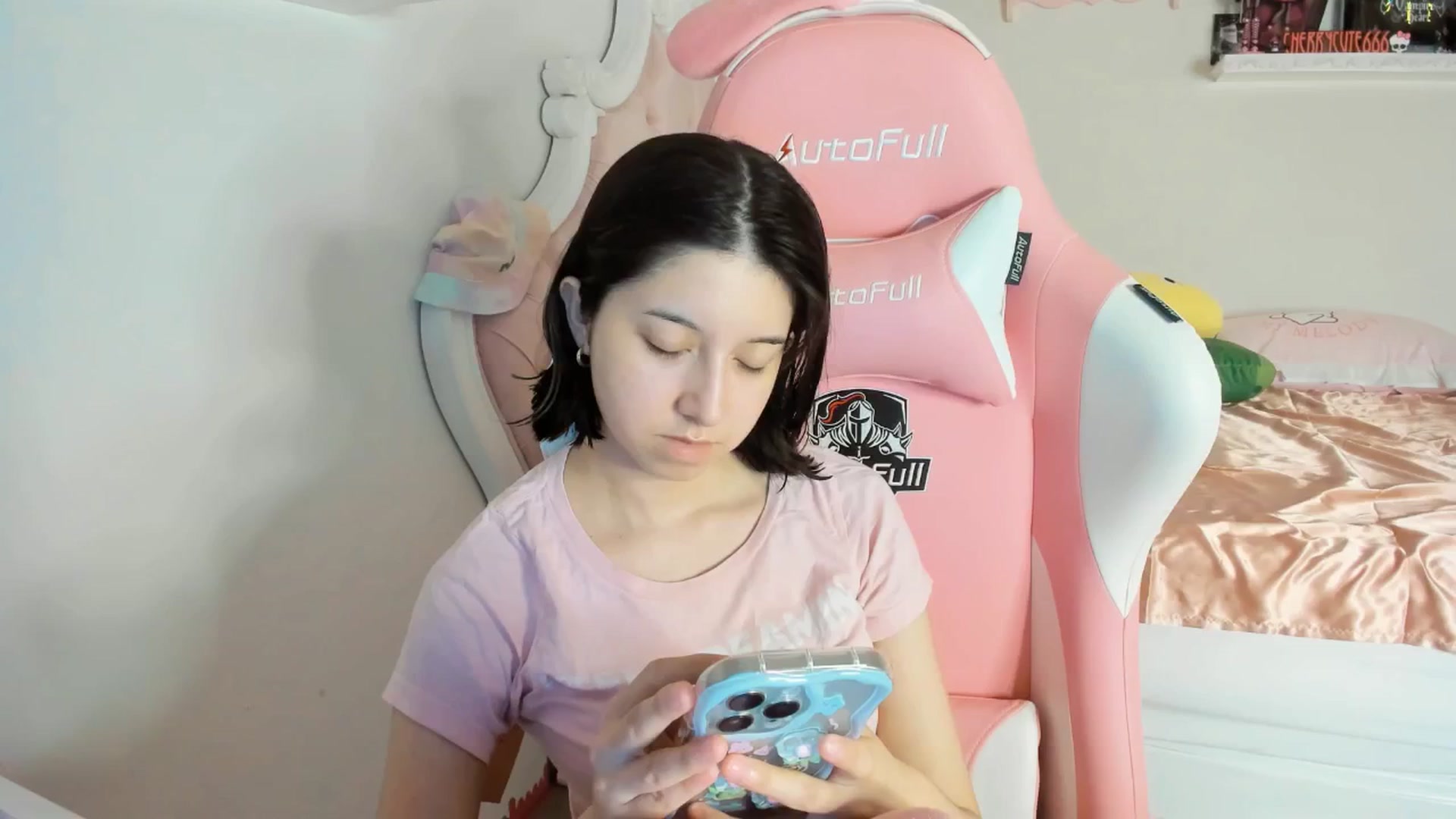 Gallery image thumbnail from Cherrycute666's myfreecams stream on, 07/27/2025, 10:59 image 19 of 20