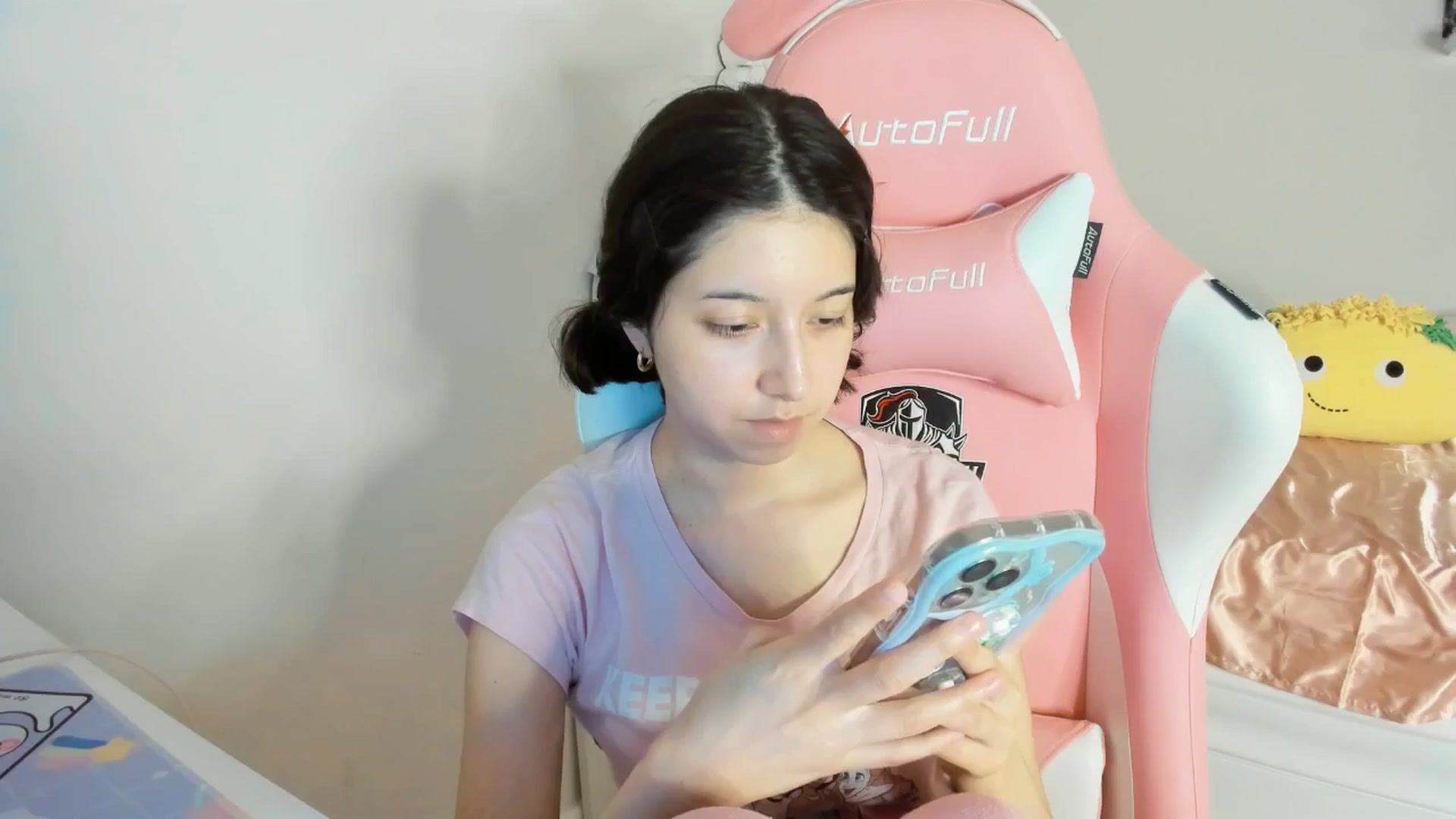 Gallery image thumbnail from Cherrycute666's myfreecams stream on, 07/28/2025, 02:39 image 15 of 20