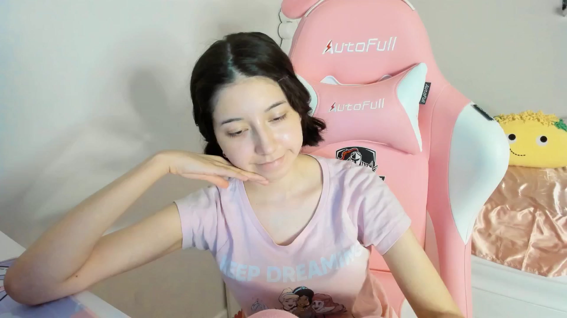 Gallery image thumbnail from Cherrycute666's myfreecams stream on, 07/28/2025, 02:39 image 6 of 20