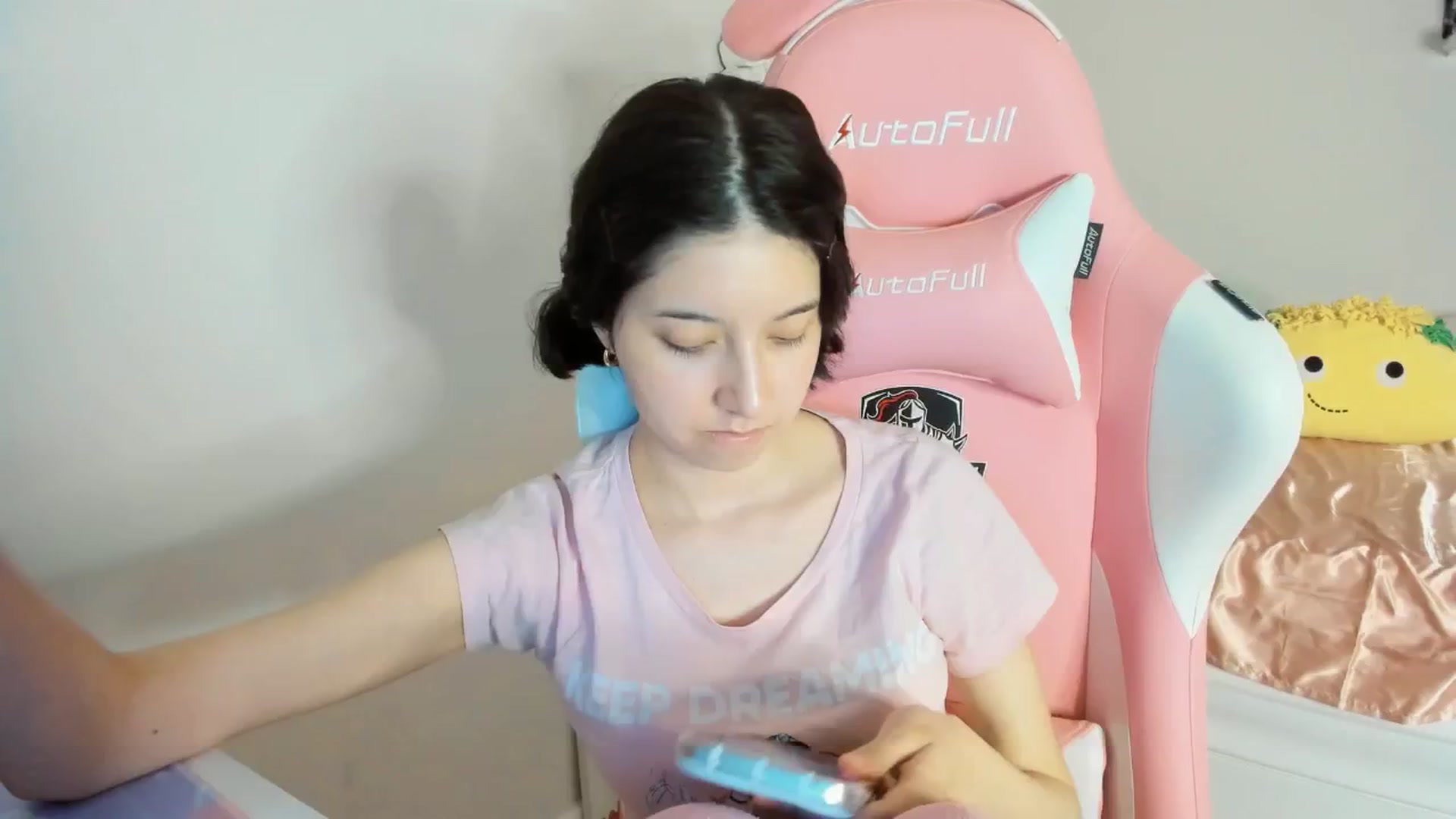 Gallery image thumbnail from Cherrycute666's myfreecams stream on, 07/28/2025, 02:39 image 9 of 20