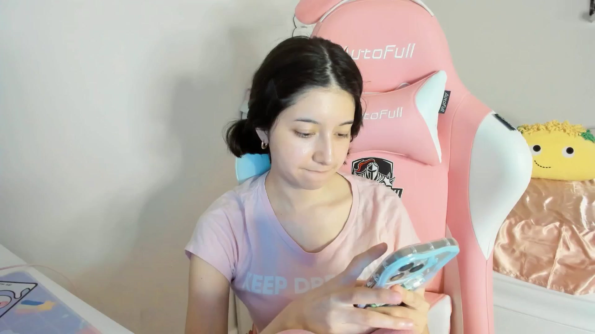 Gallery image thumbnail from Cherrycute666's myfreecams stream on, 07/28/2025, 02:39 image 17 of 20