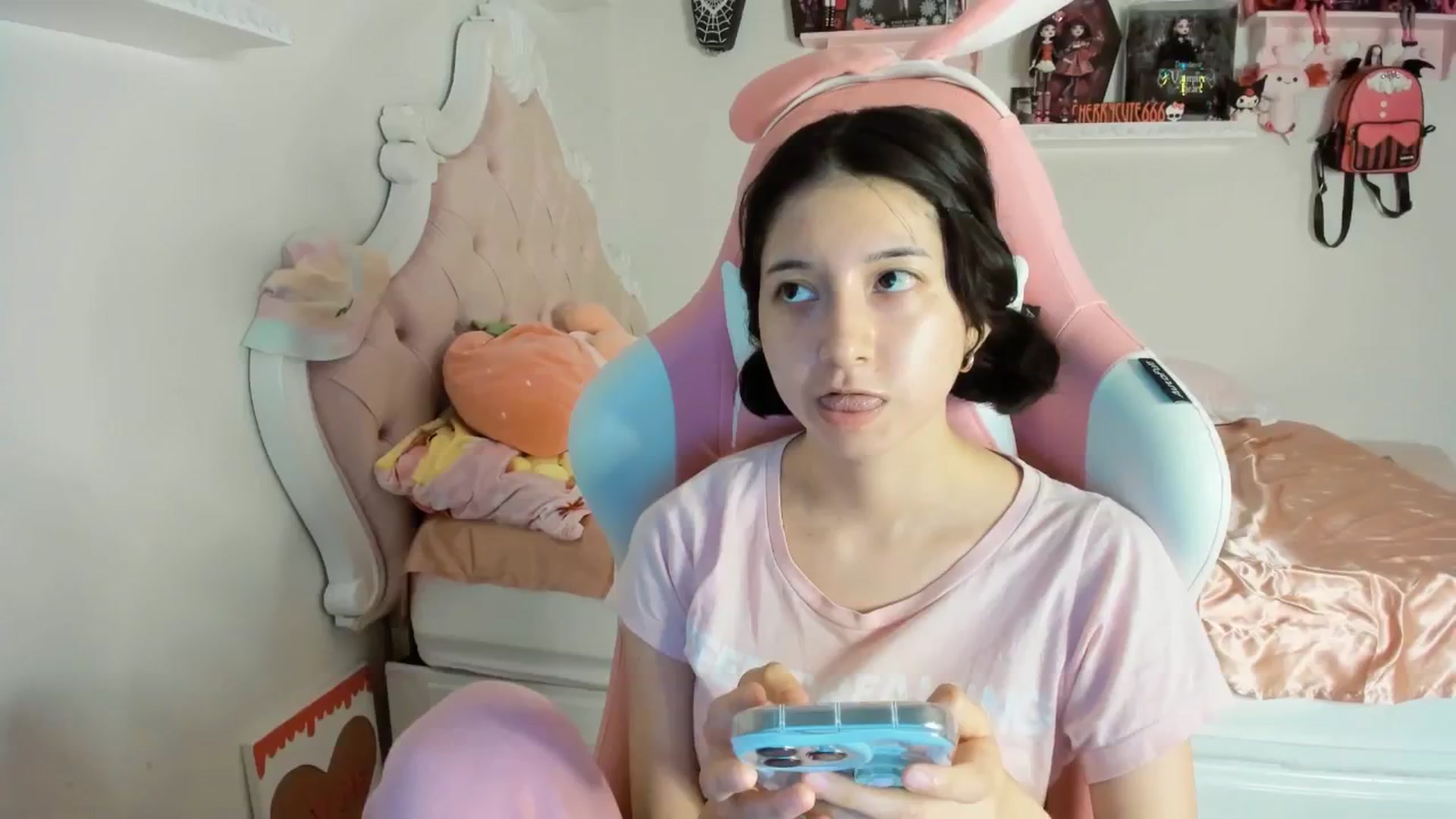 Gallery image thumbnail from Cherrycute666's myfreecams stream on, 07/28/2025, 05:22 image 6 of 20