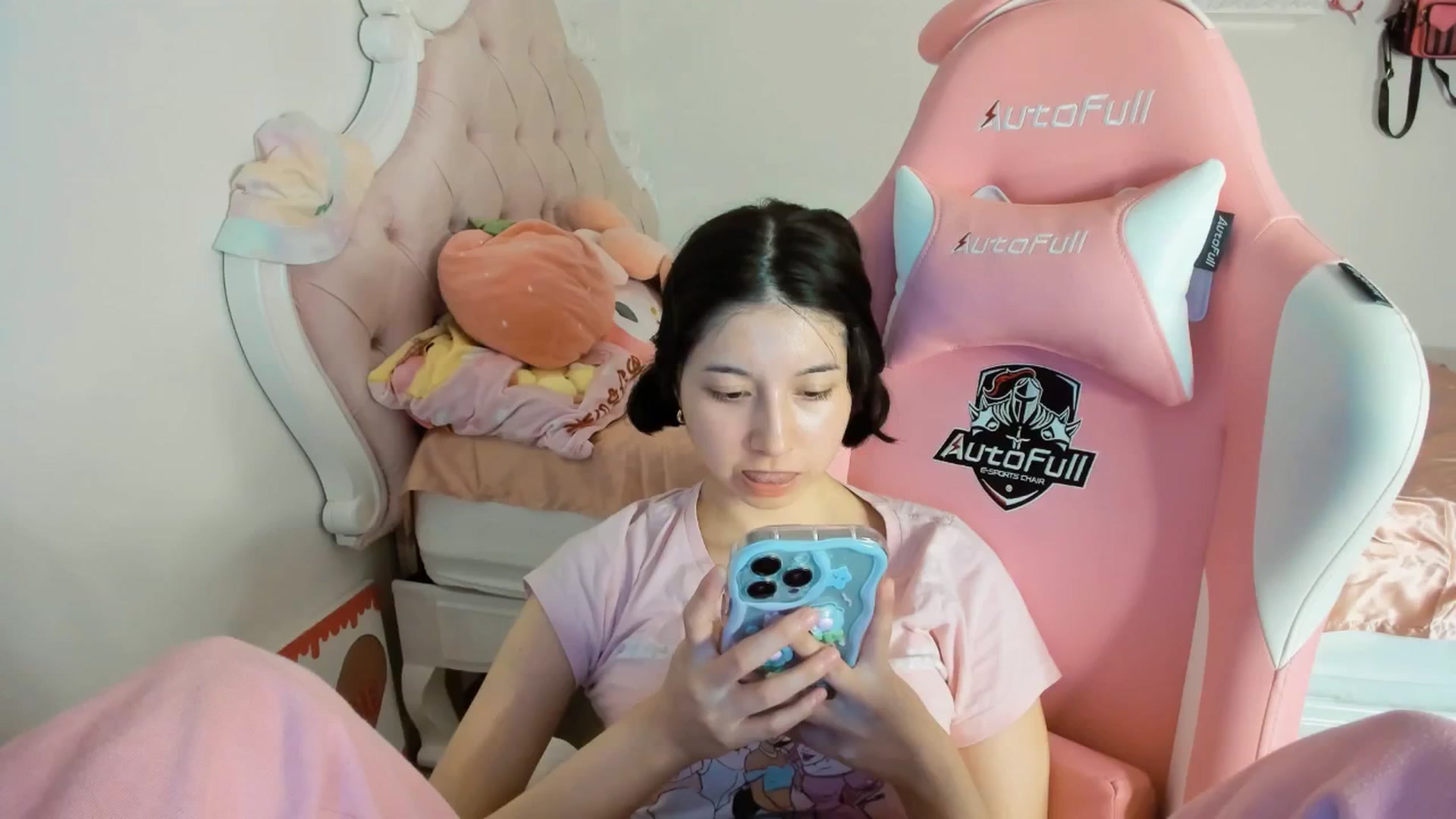 Gallery image thumbnail from Cherrycute666's myfreecams stream on, 07/28/2025, 05:22 image 17 of 20
