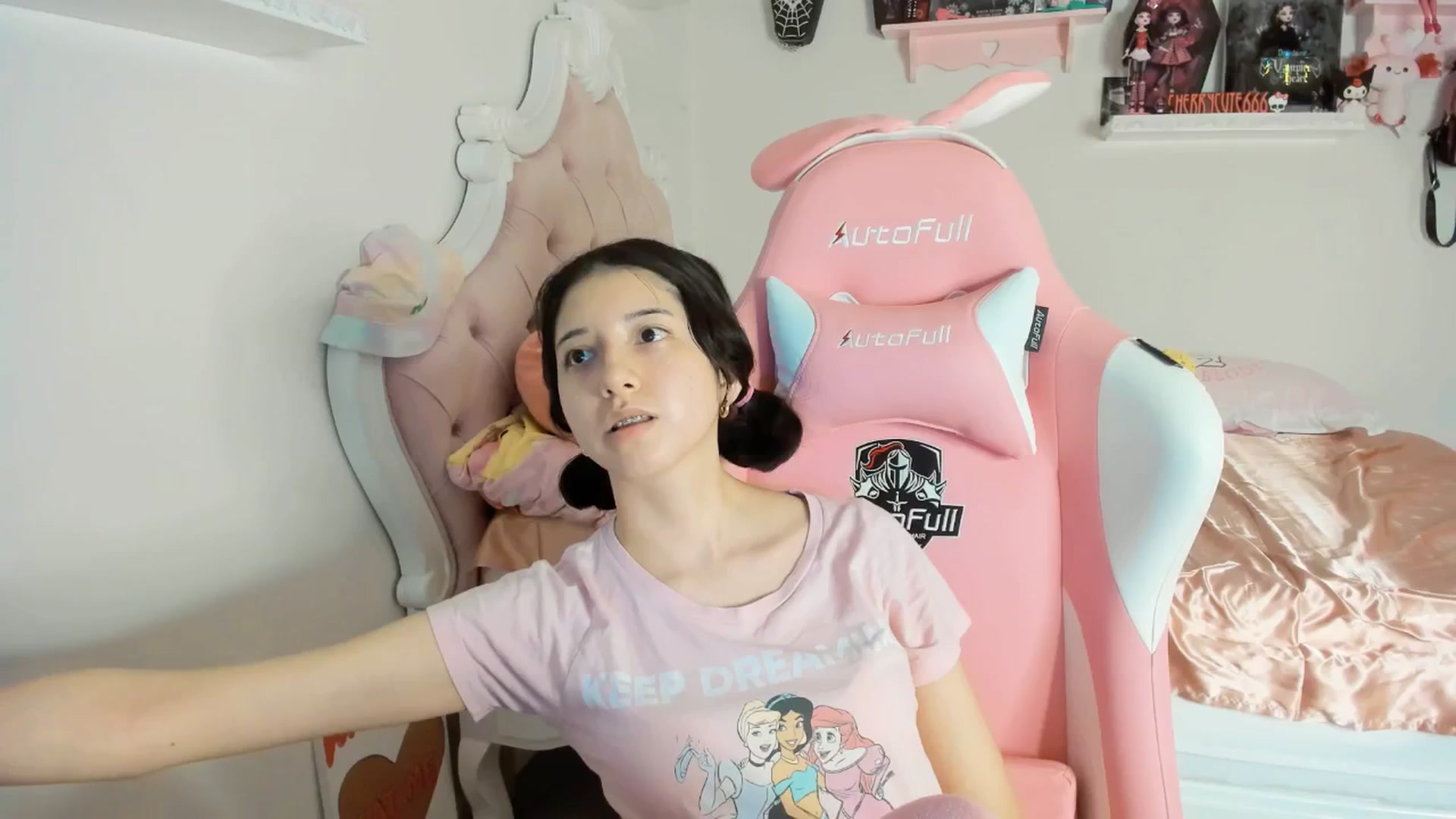 Gallery image thumbnail from Cherrycute666's myfreecams stream on, 07/28/2025, 05:22 image 9 of 20