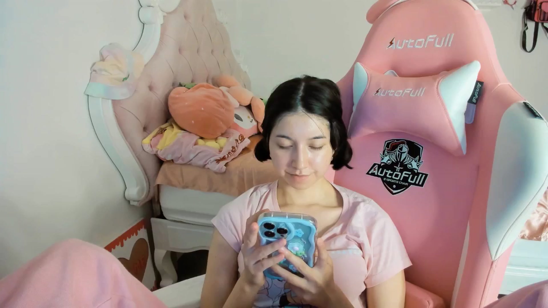 Gallery image thumbnail from Cherrycute666's myfreecams stream on, 07/28/2025, 05:22 image 19 of 20