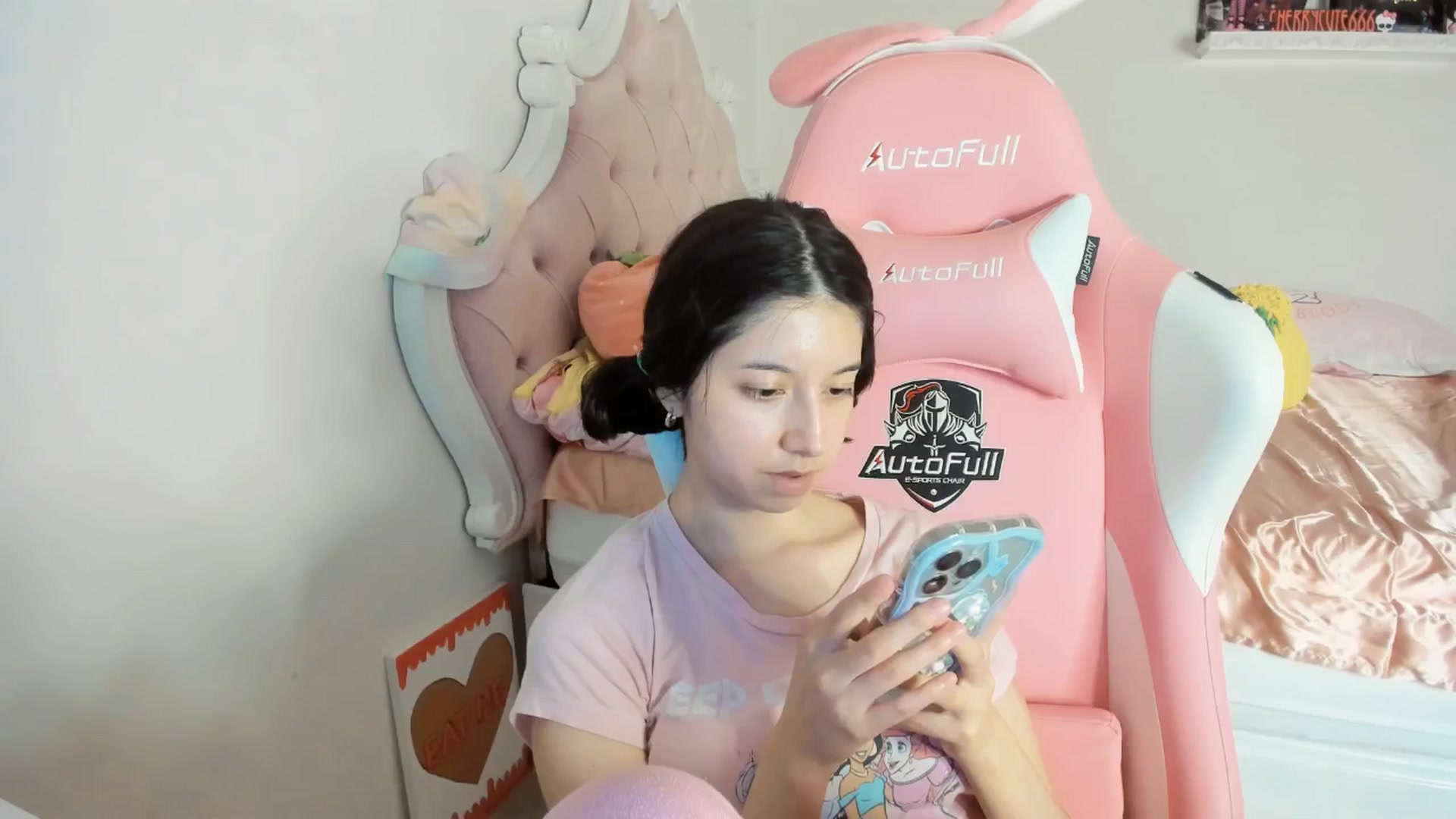 Gallery image thumbnail from Cherrycute666's myfreecams stream on, 07/28/2025, 05:22 image 12 of 20