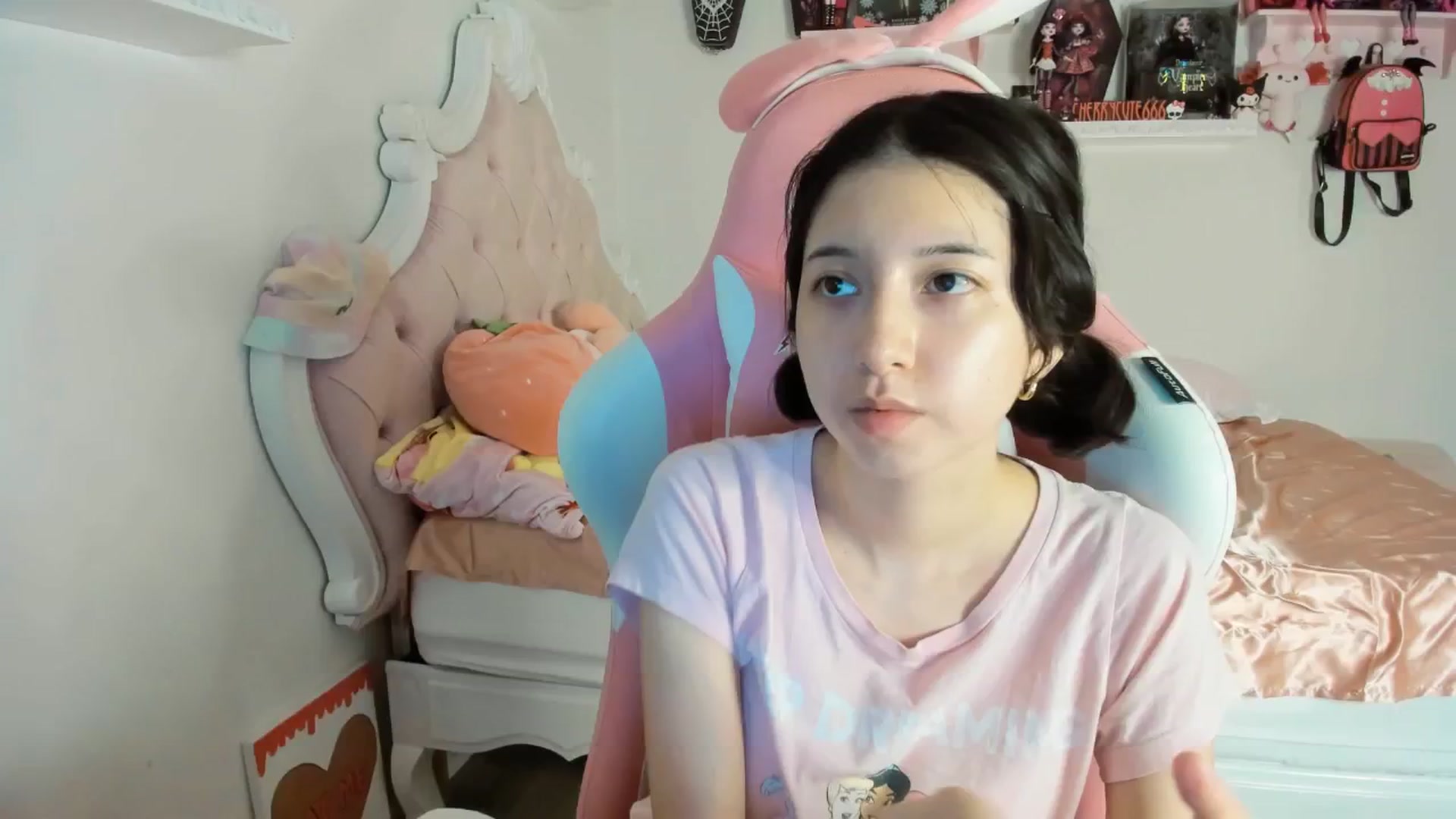 Gallery image thumbnail from Cherrycute666's myfreecams stream on, 07/28/2025, 05:22 image 8 of 20