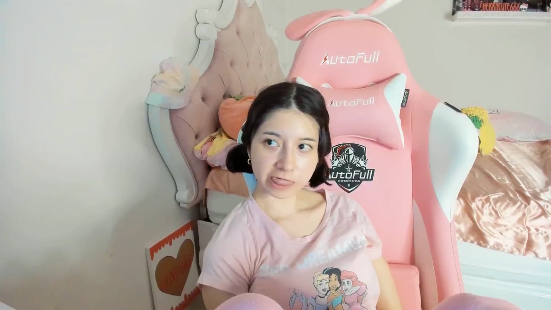 Gallery image thumbnail from Cherrycute666's myfreecams stream on, 07/28/2025, 05:22 image 14 of 20