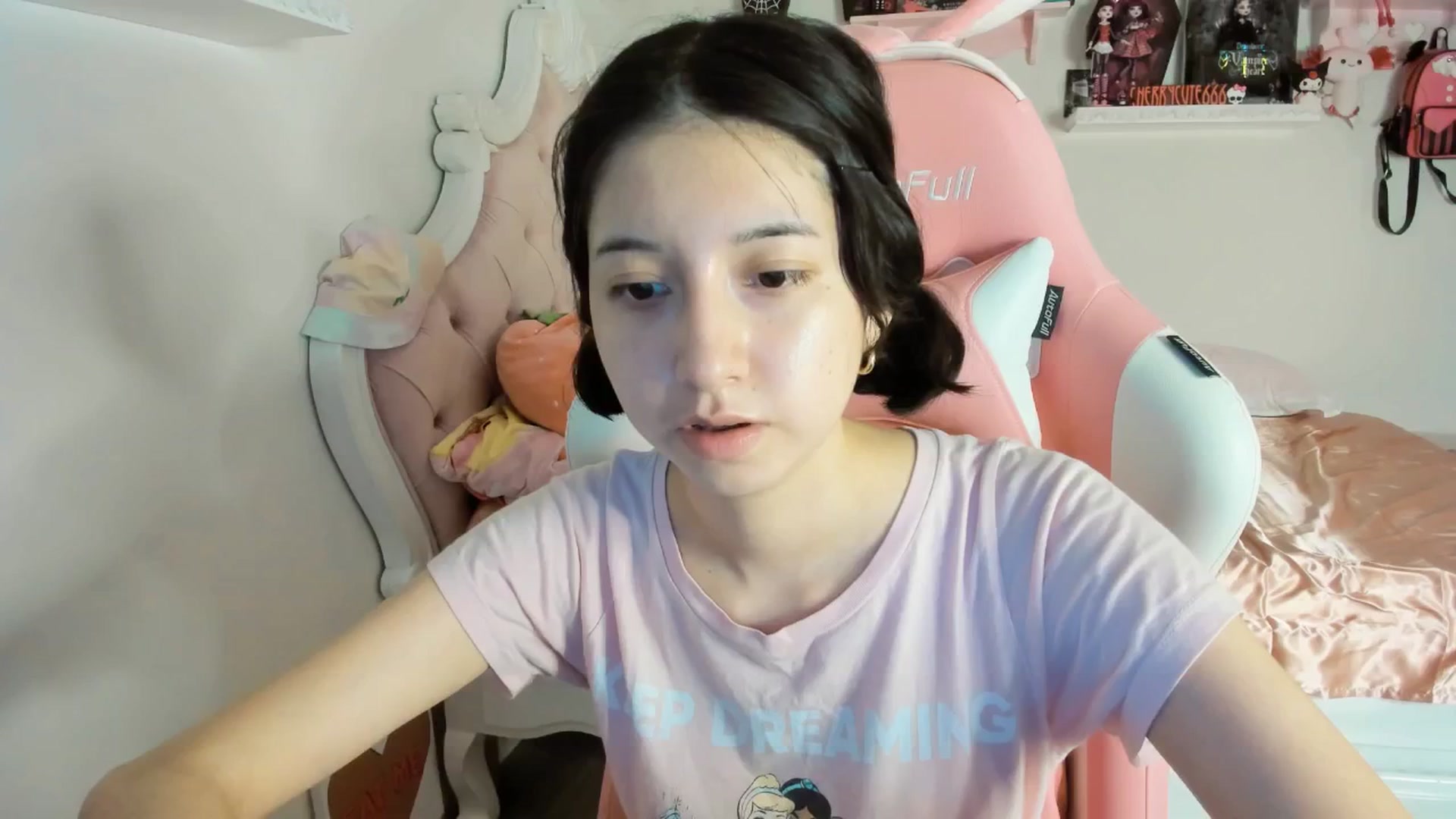 Gallery image thumbnail from Cherrycute666's myfreecams stream on, 07/28/2025, 05:22 image 3 of 20