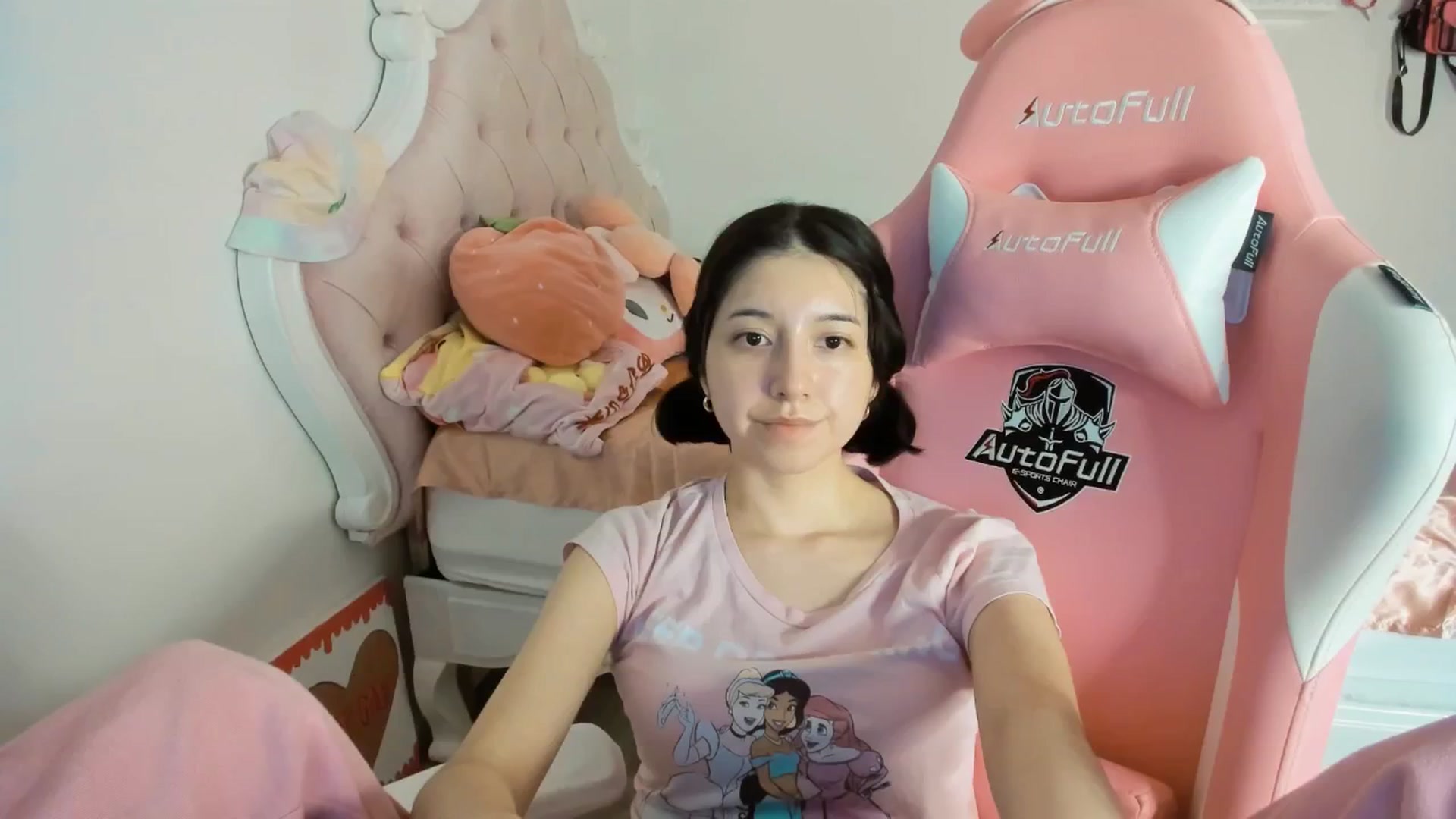 Gallery image thumbnail from Cherrycute666's myfreecams stream on, 07/28/2025, 05:22 image 18 of 20