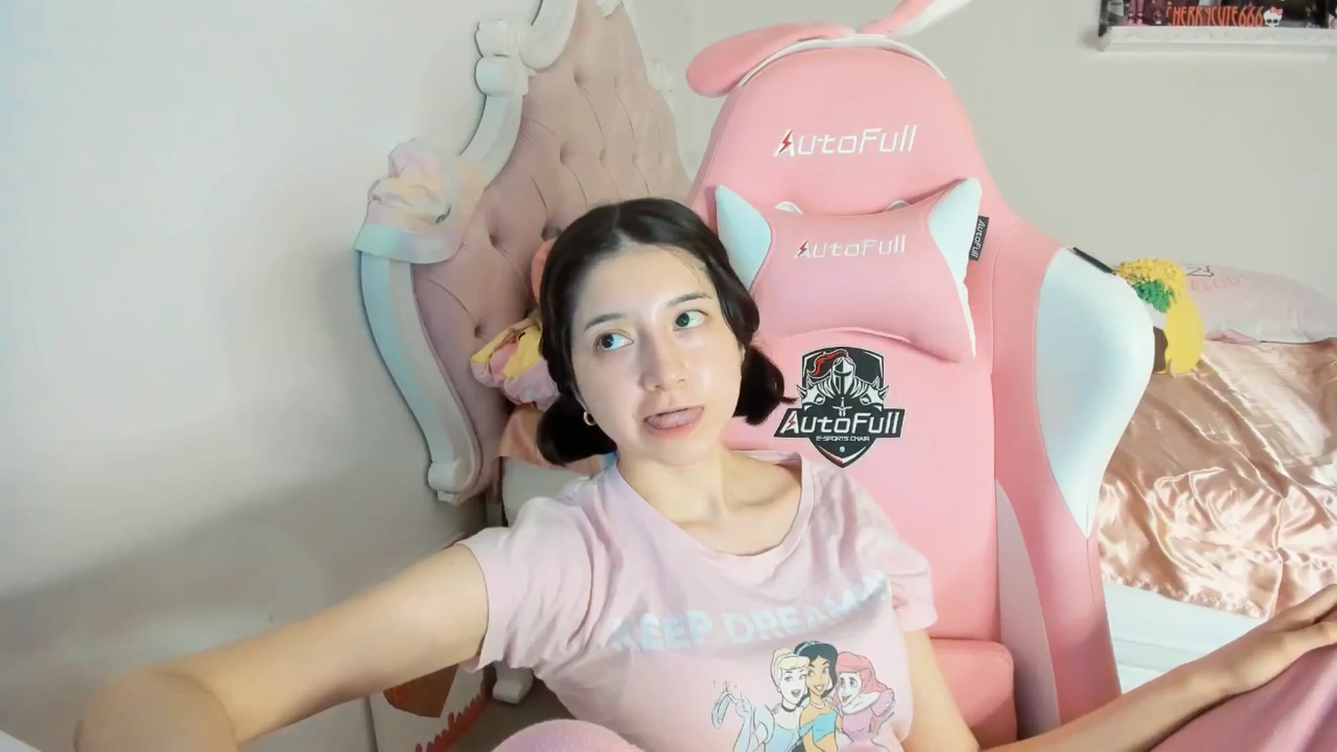 Gallery image thumbnail from Cherrycute666's myfreecams stream on, 07/28/2025, 05:22 image 15 of 20