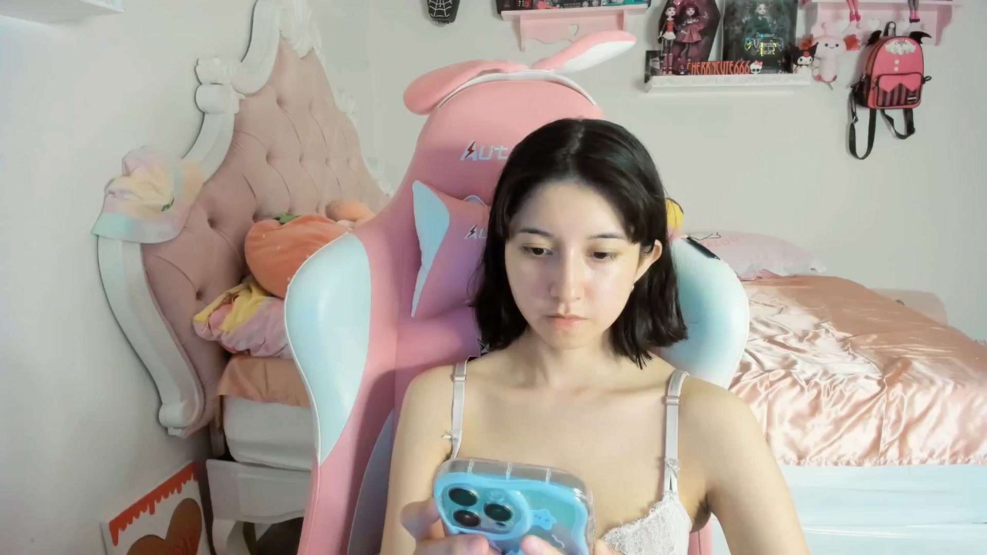 Gallery image thumbnail from Cherrycute666's myfreecams stream on, 07/28/2025, 07:37 image 15 of 20