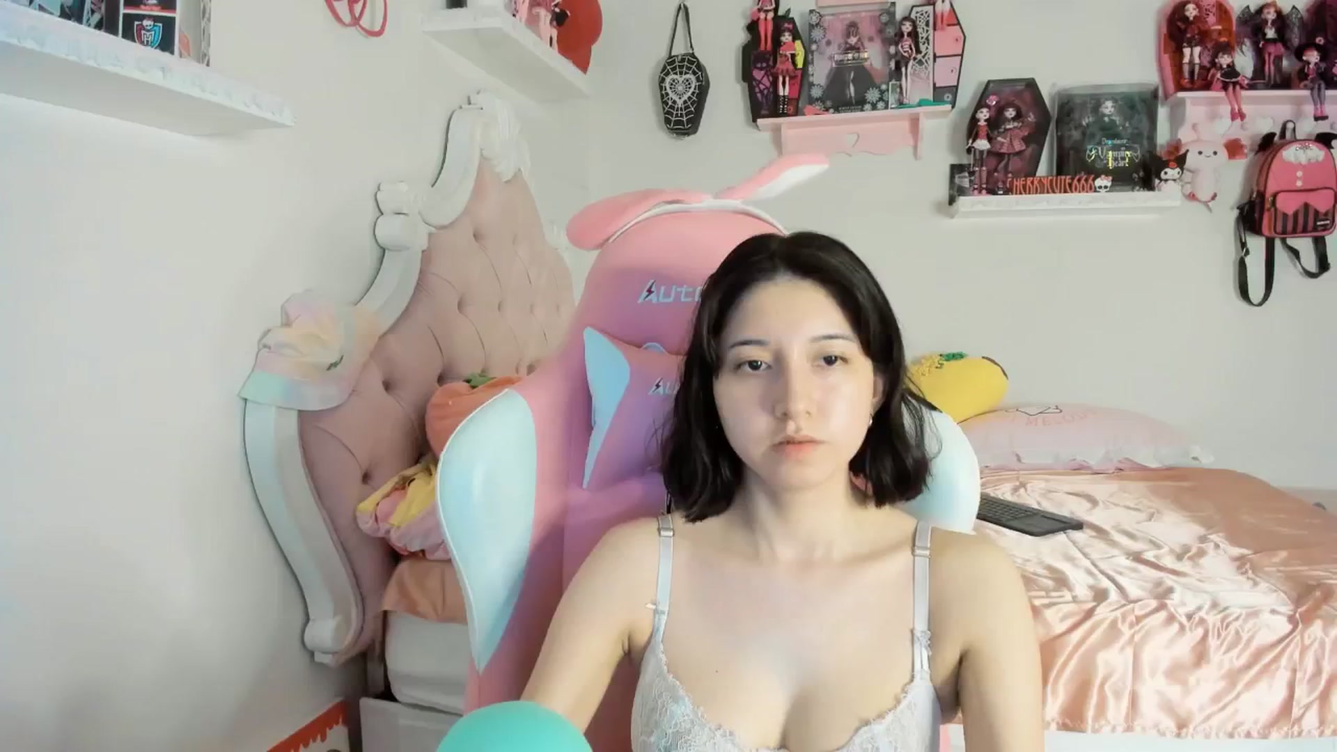 Gallery image thumbnail from Cherrycute666's myfreecams stream on, 07/28/2025, 07:37 image 10 of 20