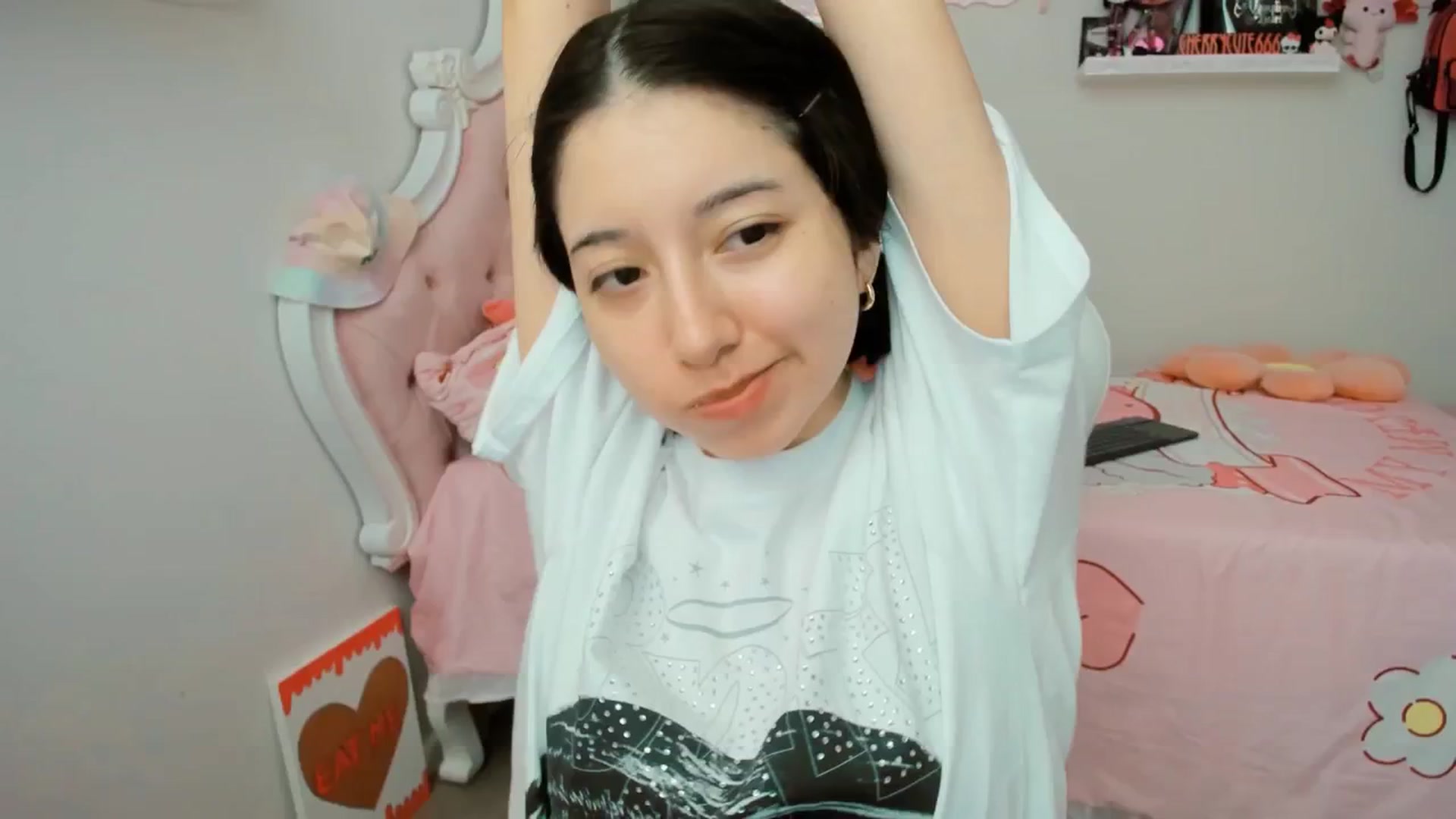 Gallery image thumbnail from Cherrycute666's myfreecams stream on, 07/31/2025, 18:21 image 12 of 20