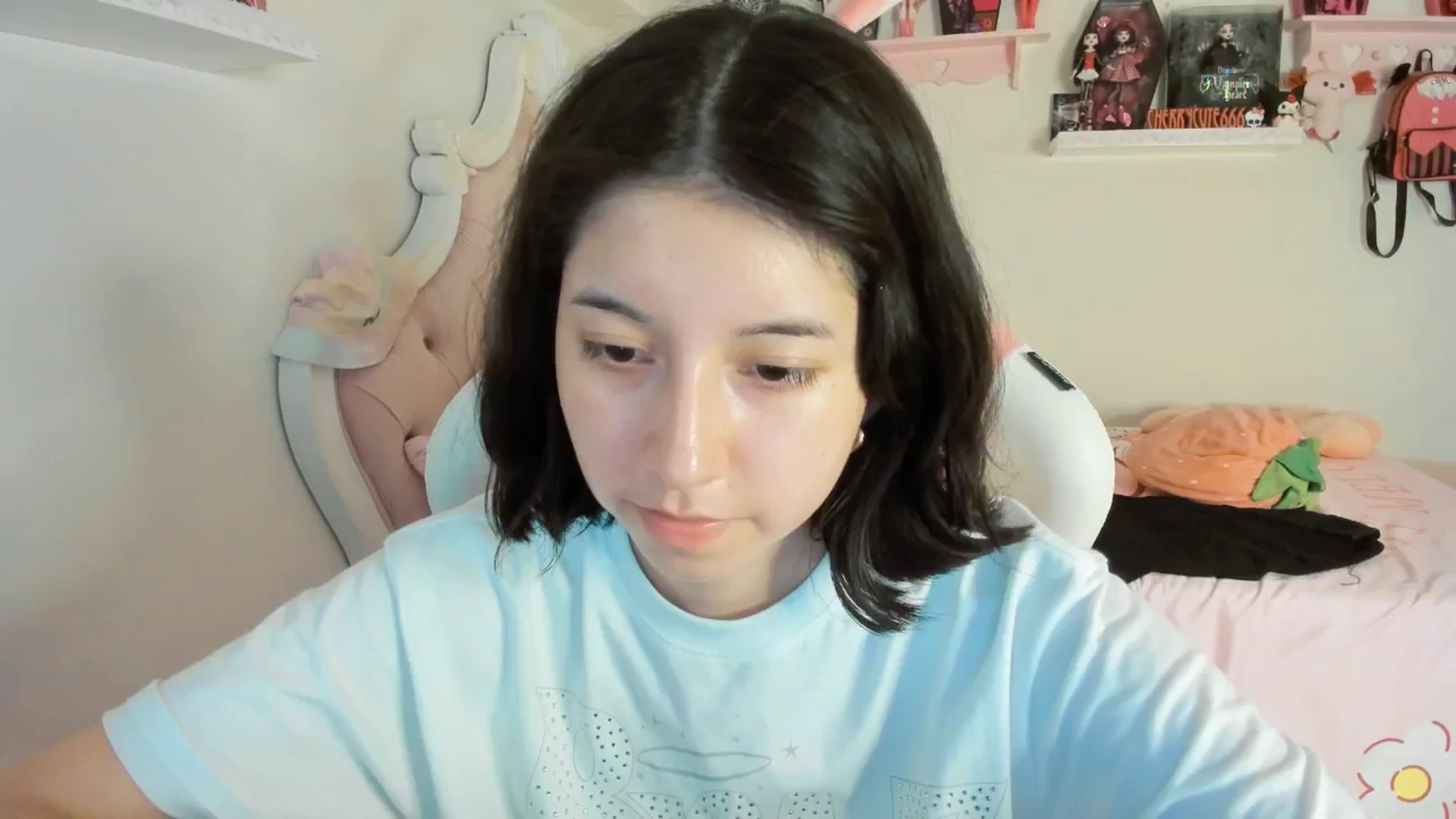 Gallery image thumbnail from Cherrycute666's myfreecams stream on, 08/01/2025, 02:38 image 5 of 20