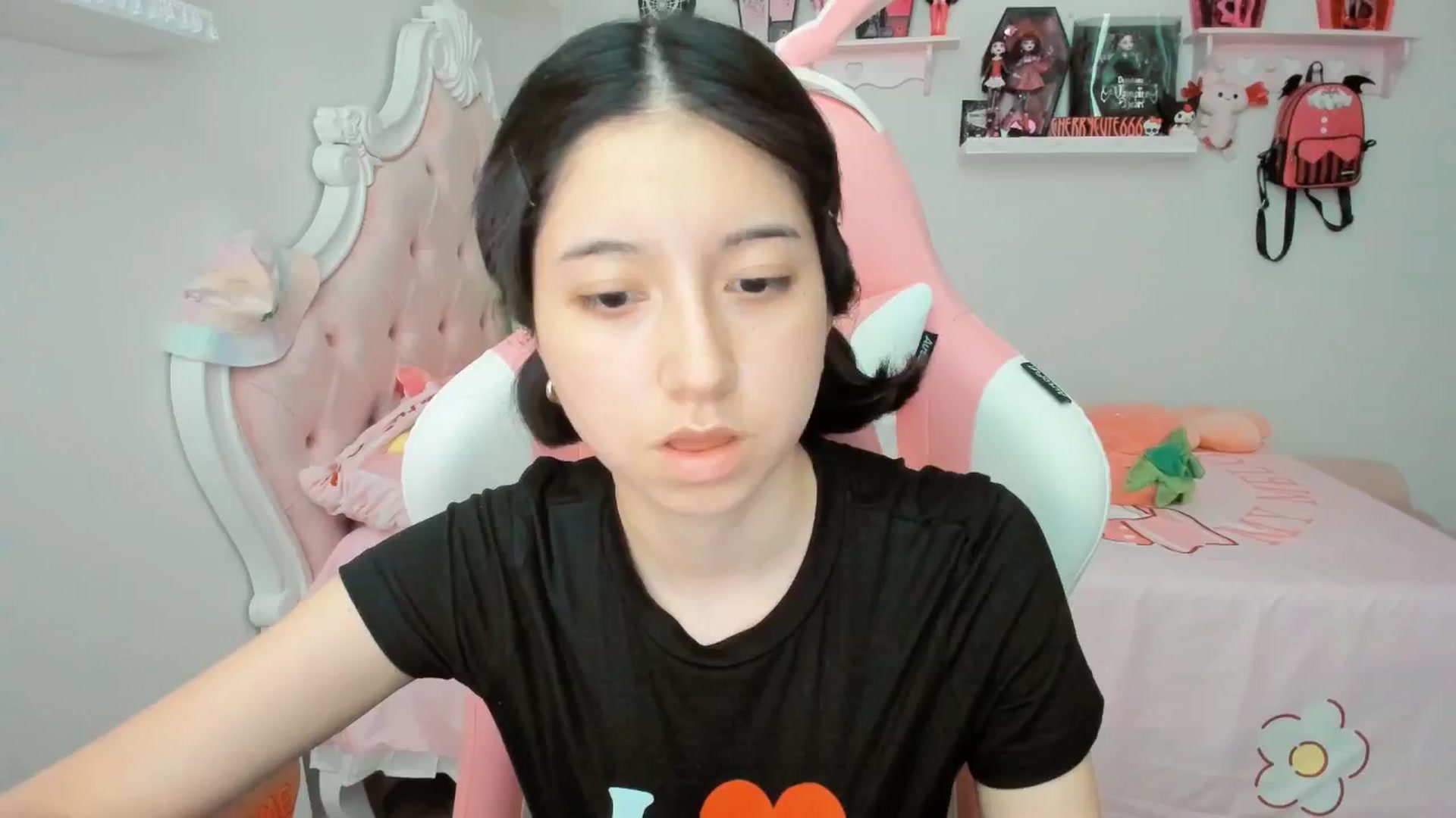 Gallery image thumbnail from Cherrycute666's myfreecams stream on, 08/02/2025, 04:25 image 2 of 20