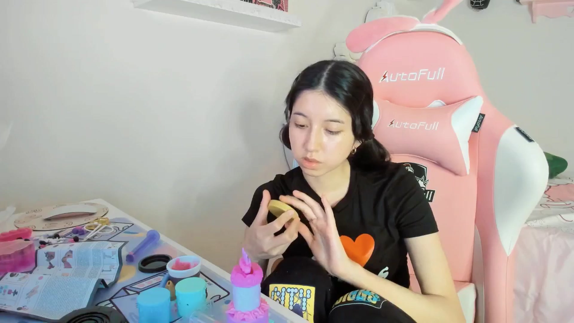 Gallery image thumbnail from Cherrycute666's myfreecams stream on, 08/02/2025, 04:25 image 20 of 20