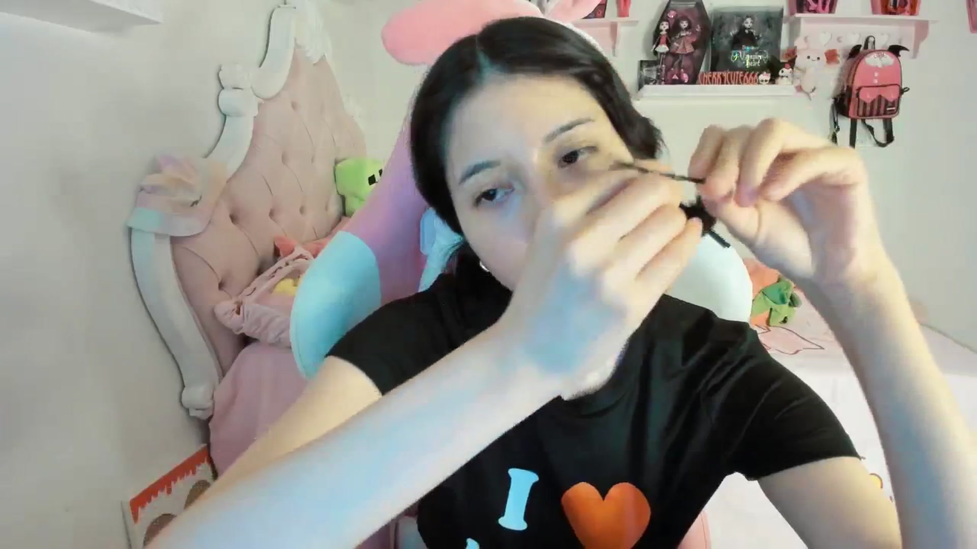 Gallery image thumbnail from Cherrycute666's myfreecams stream on, 08/02/2025, 04:25 image 7 of 20