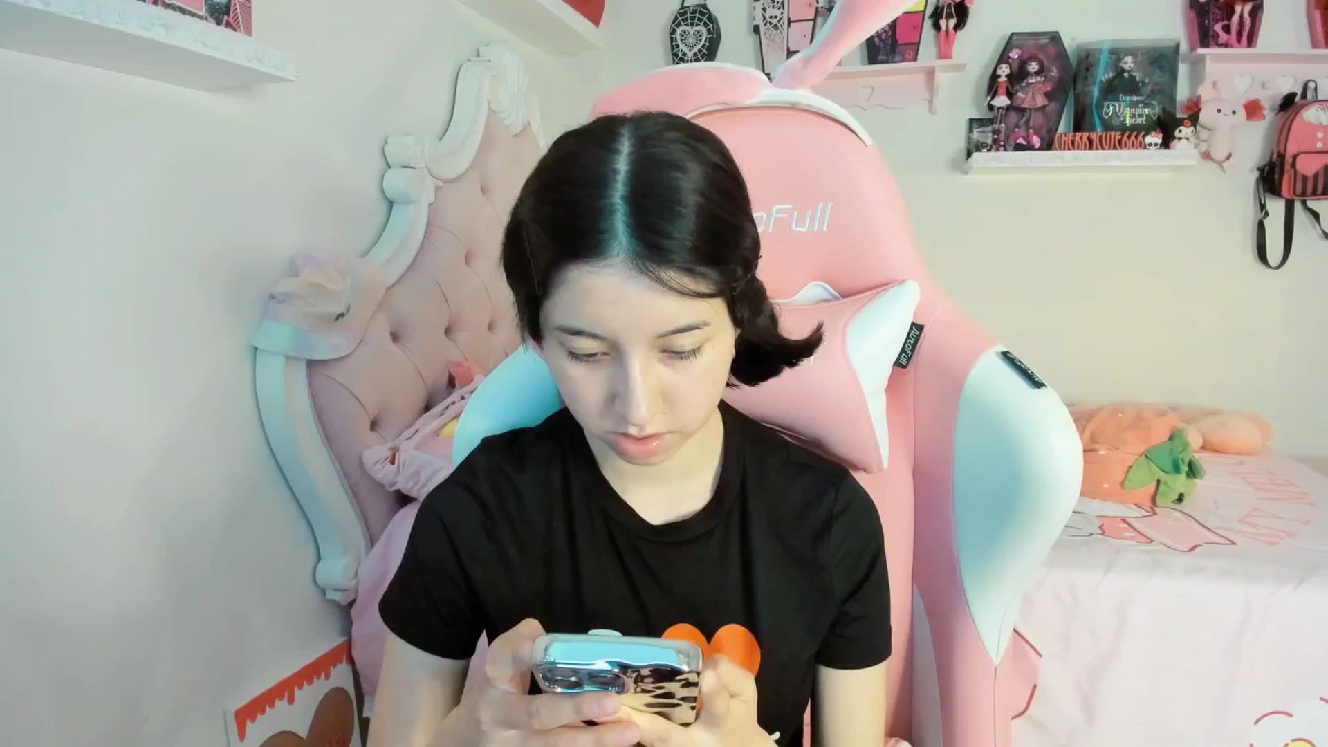 Gallery image thumbnail from Cherrycute666's myfreecams stream on, 08/02/2025, 04:25 image 4 of 20