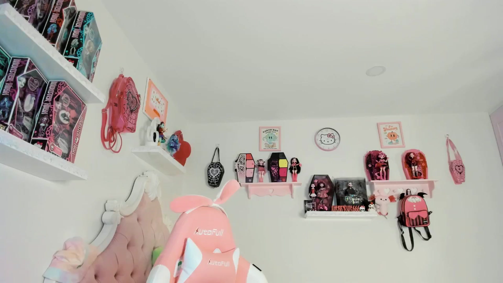 Gallery image thumbnail from Cherrycute666's myfreecams stream on, 08/02/2025, 04:25 image 9 of 20