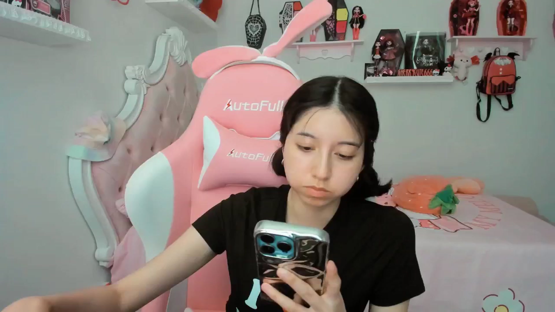 Gallery image thumbnail from Cherrycute666's myfreecams stream on, 08/02/2025, 04:25 image 1 of 20
