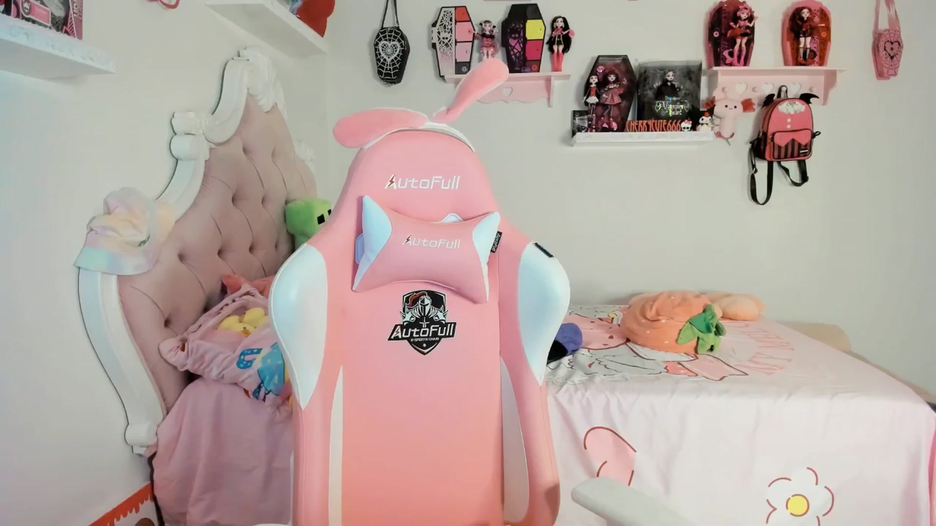 Gallery image thumbnail from Cherrycute666's myfreecams stream on, 08/02/2025, 04:31 image 8 of 20