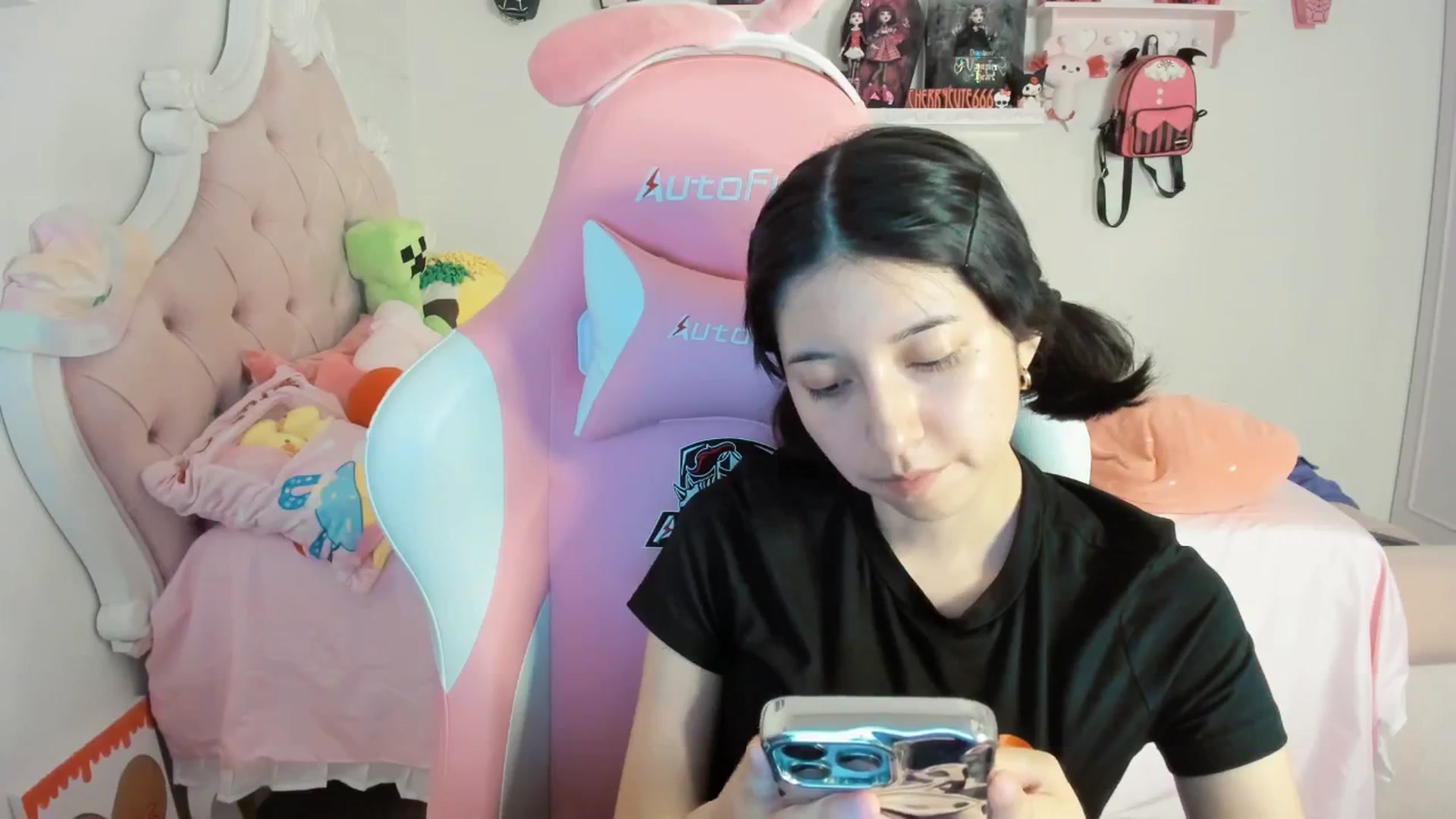 Gallery image thumbnail from Cherrycute666's myfreecams stream on, 08/02/2025, 04:31 image 14 of 20
