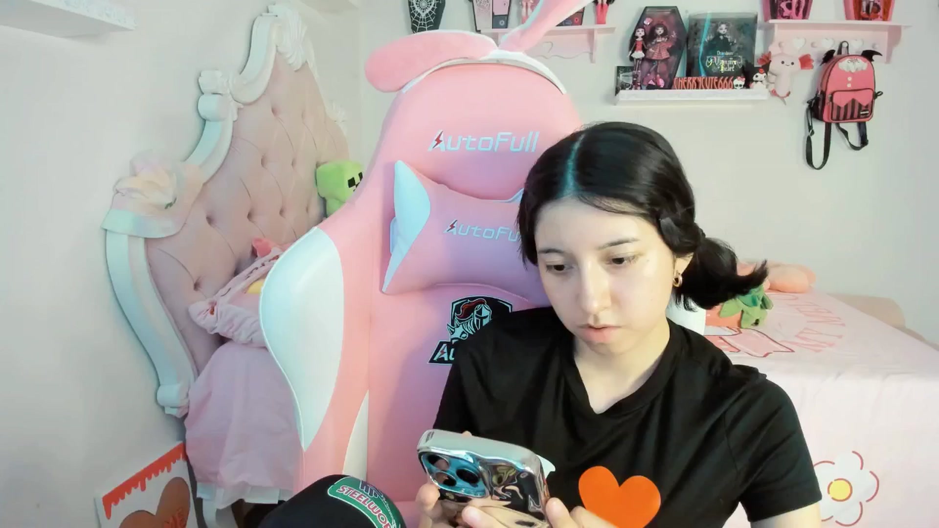 Gallery image thumbnail from Cherrycute666's myfreecams stream on, 08/02/2025, 04:31 image 2 of 20
