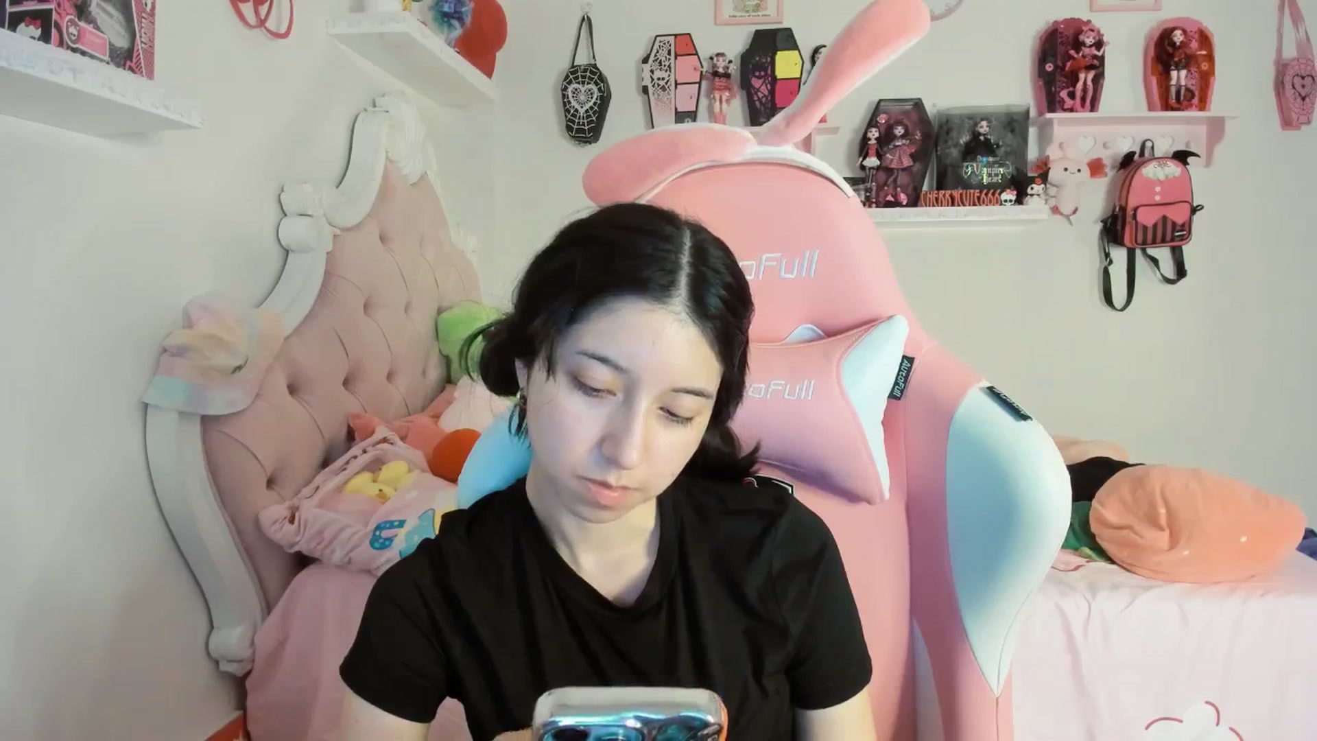 Gallery image thumbnail from Cherrycute666's myfreecams stream on, 08/02/2025, 04:31 image 13 of 20