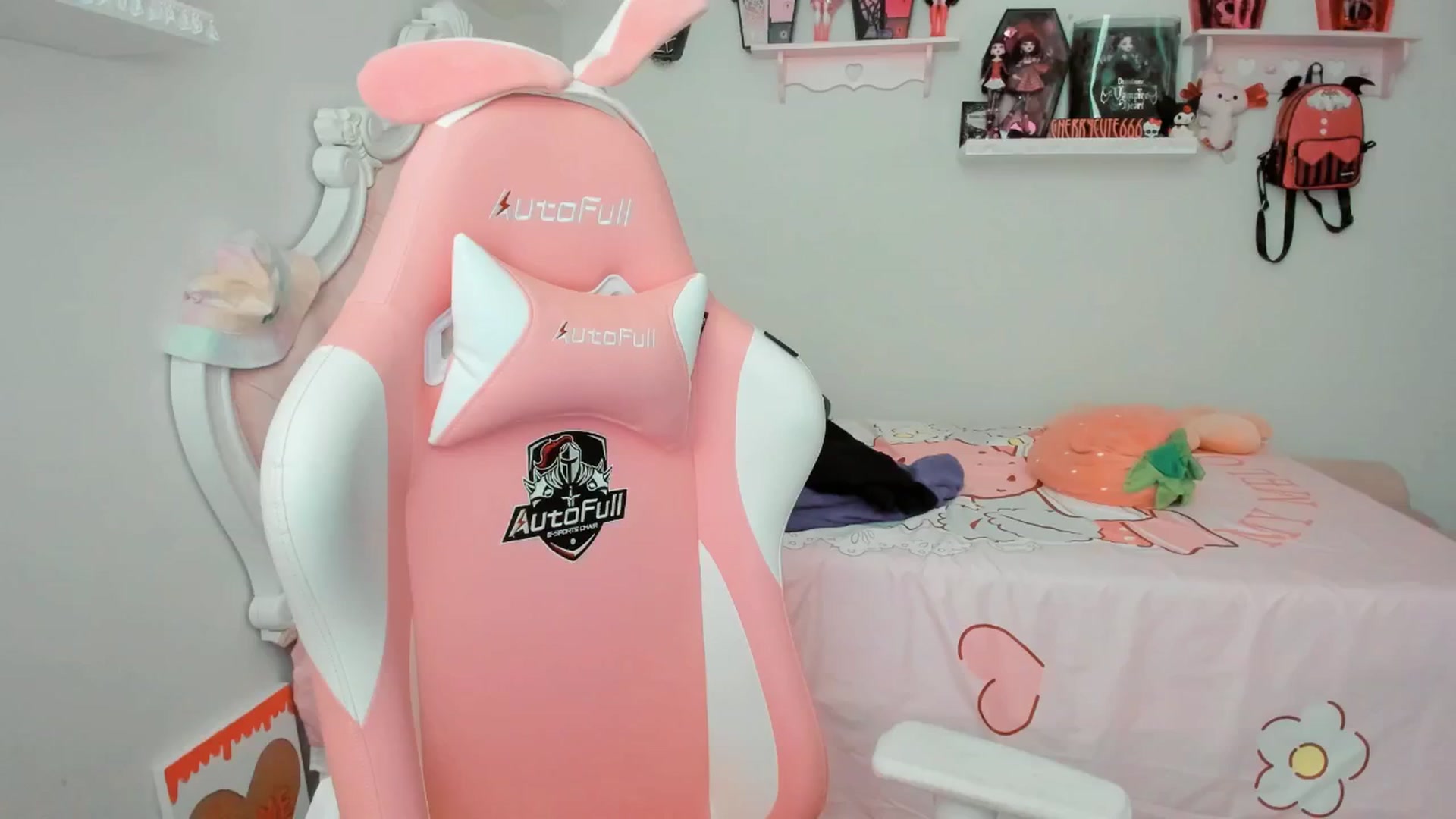 Gallery image thumbnail from Cherrycute666's myfreecams stream on, 08/02/2025, 04:31 image 1 of 20