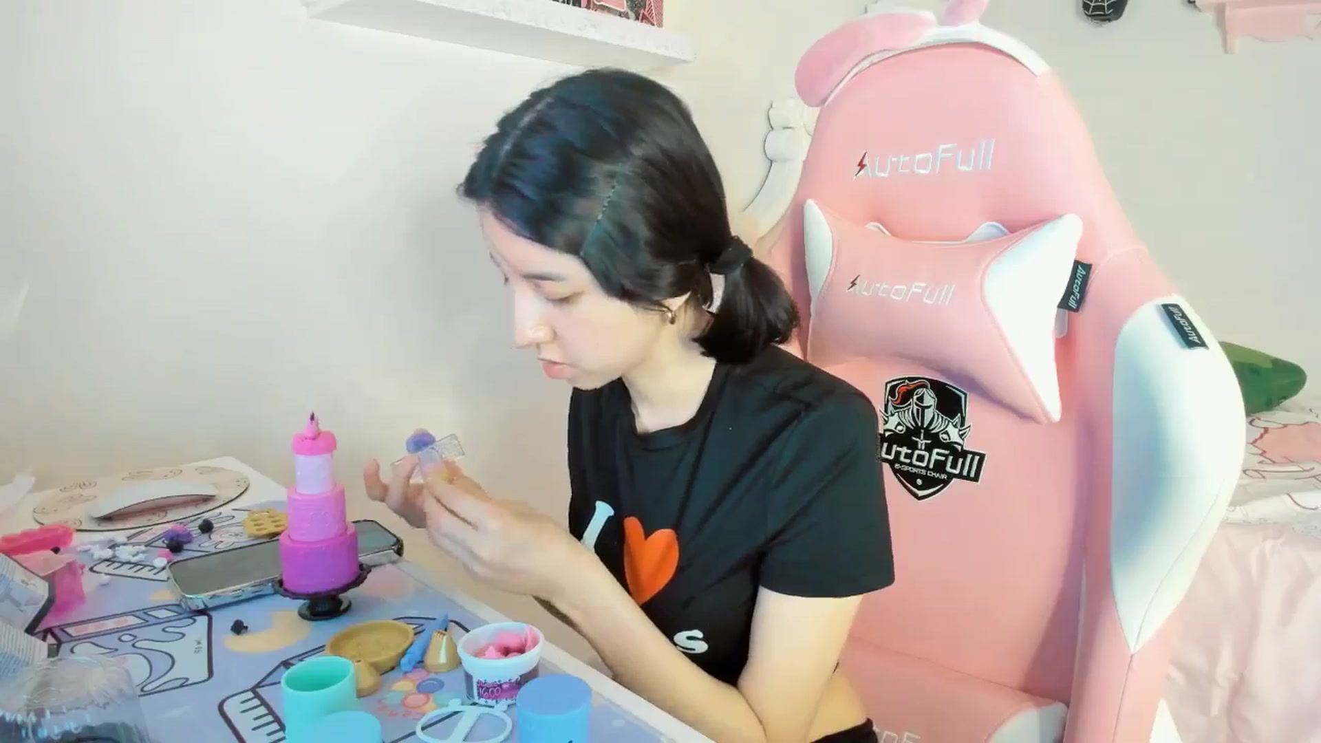 Gallery image thumbnail from Cherrycute666's myfreecams stream on, 08/02/2025, 04:31 image 18 of 20